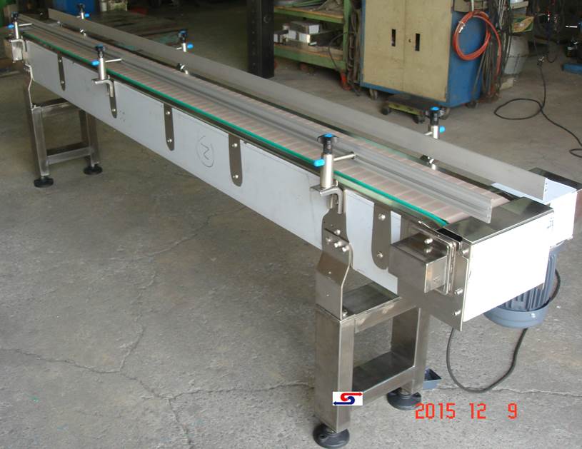 直線頂板輸送機