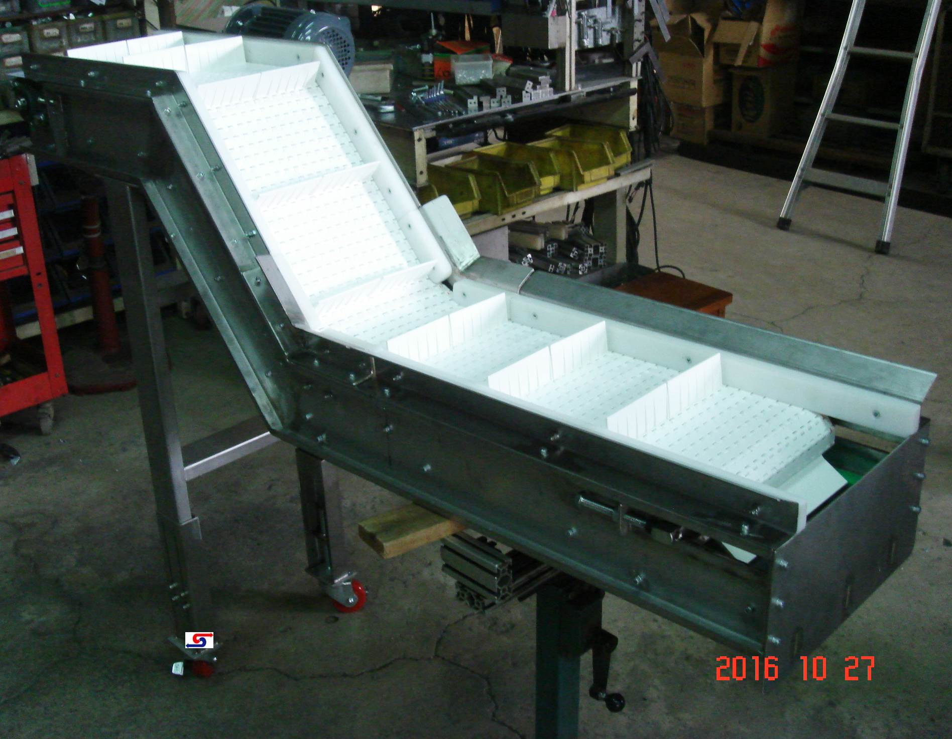 揚程式塑鋼網帶輸送機B