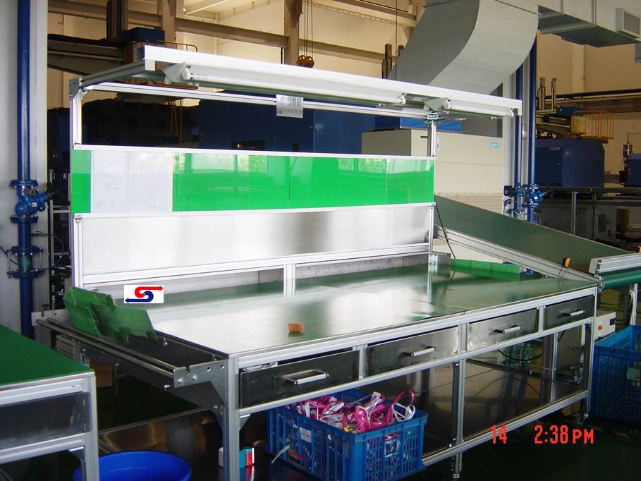 大型標準式工作桌