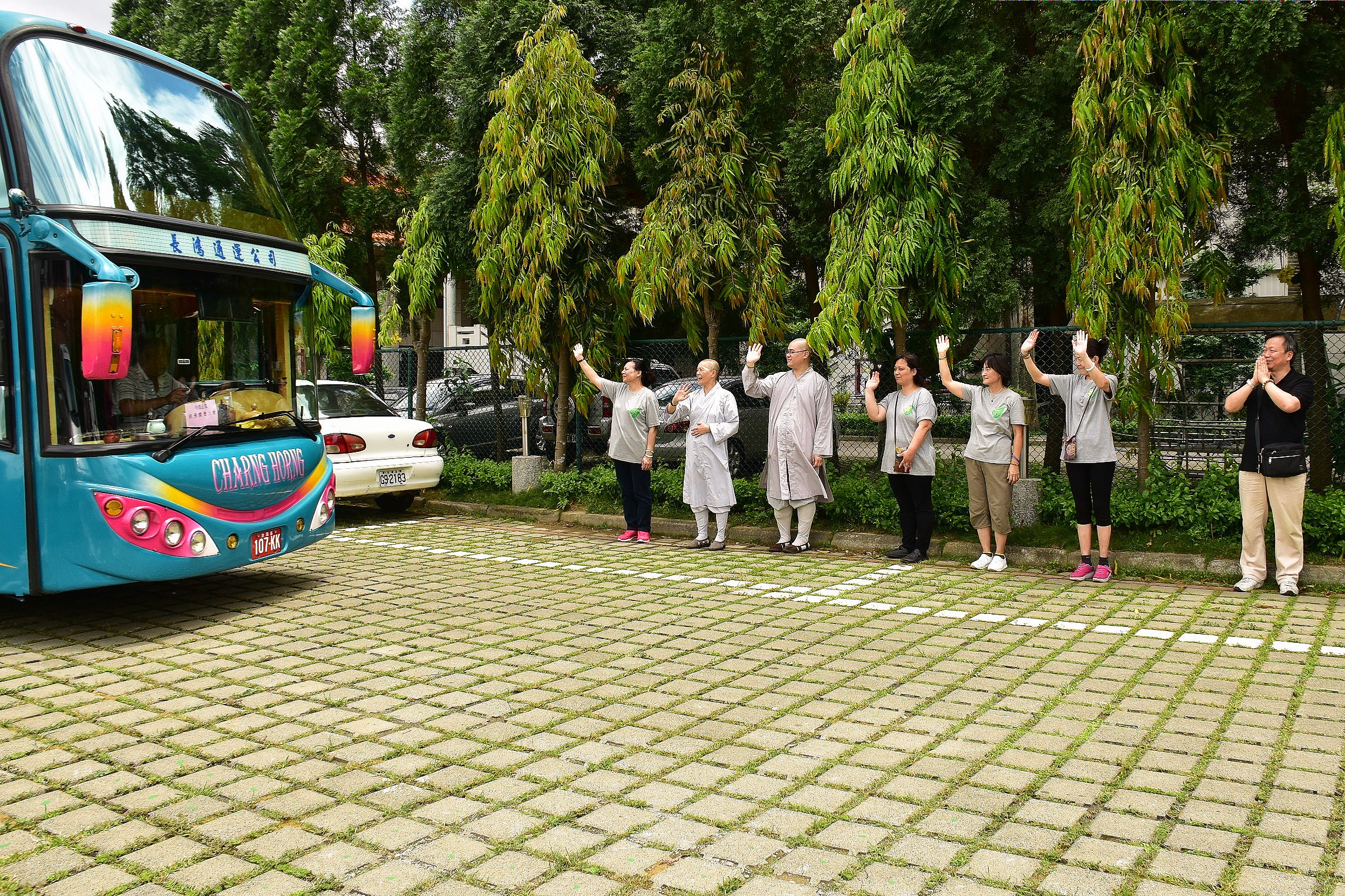 83送客20170521彰化齋僧大會代表參訪_170523_0177(法師照)