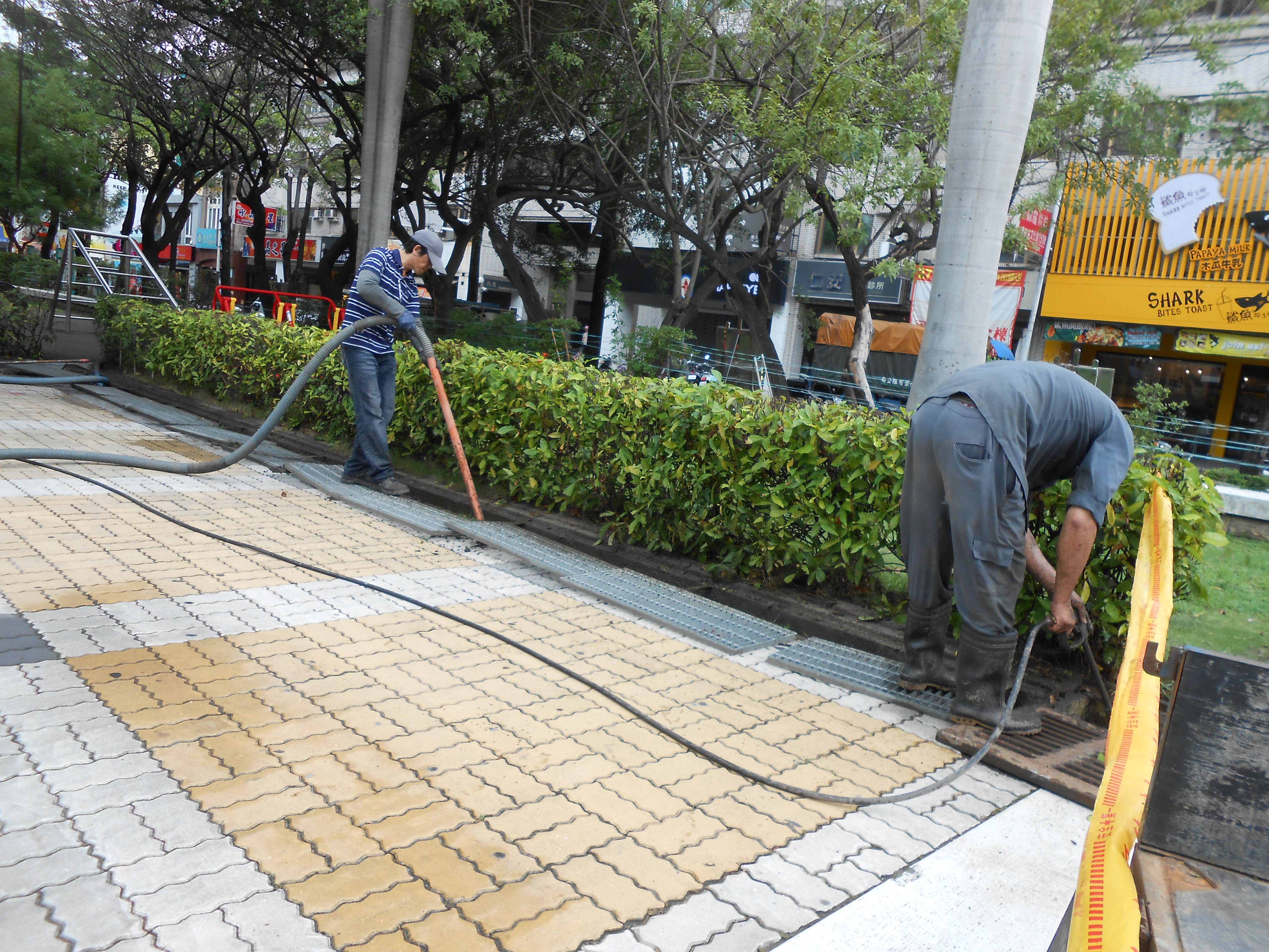 中正公園清洗水溝