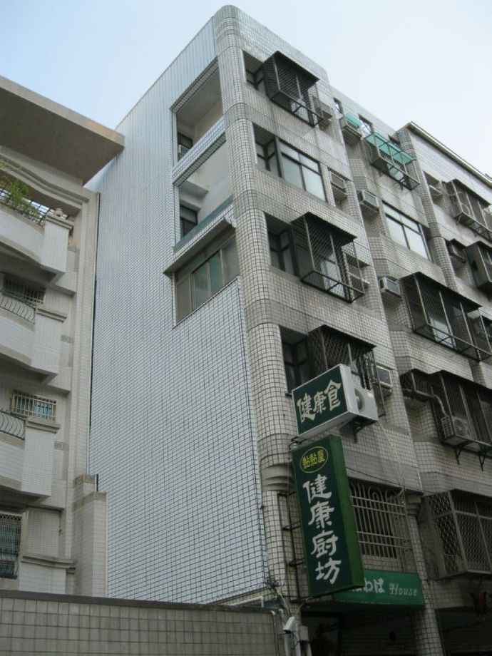 德威街磁磚壁板