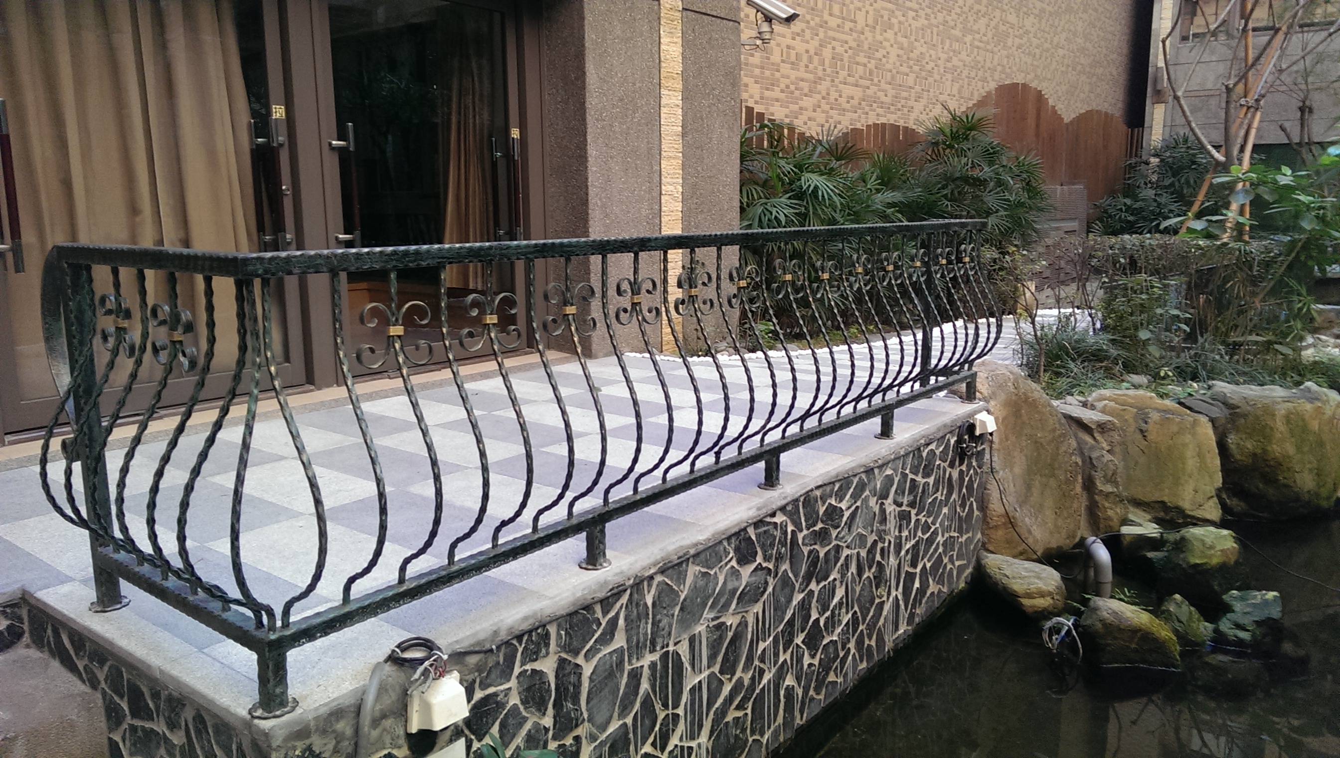 采荷天中庭步道