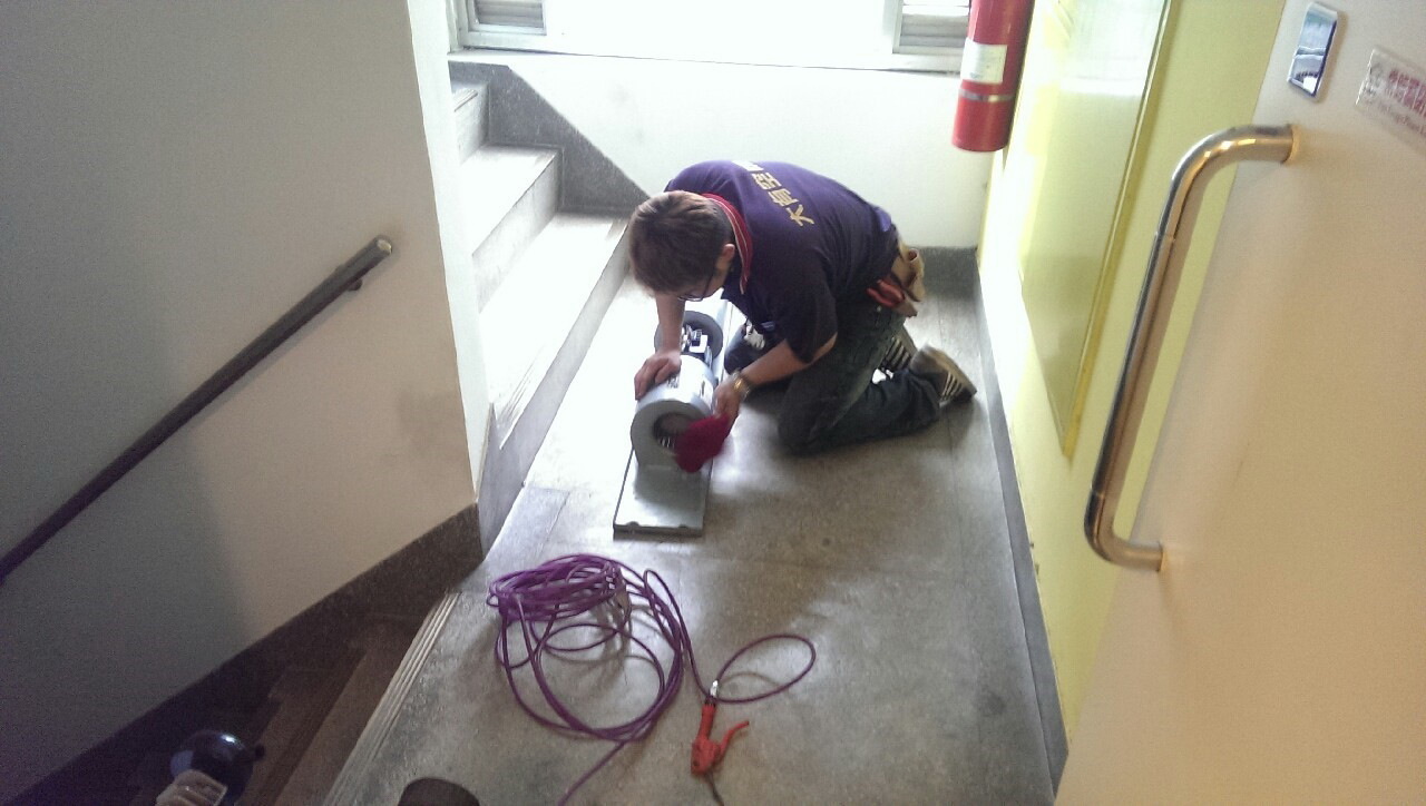 台北市敦化南路辦公室冷氣保養