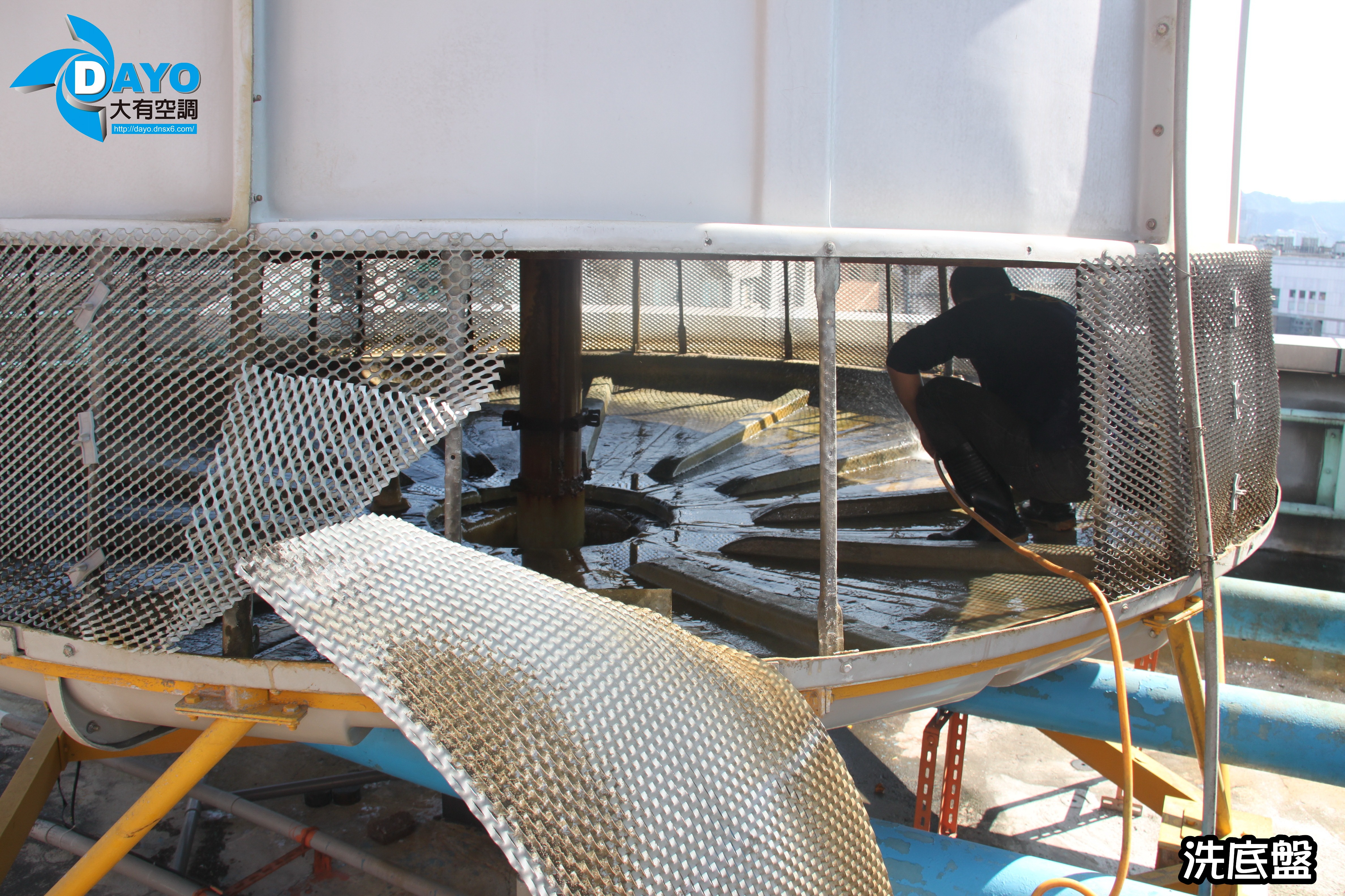 台北市松山區300RT冷卻水塔清洗保養