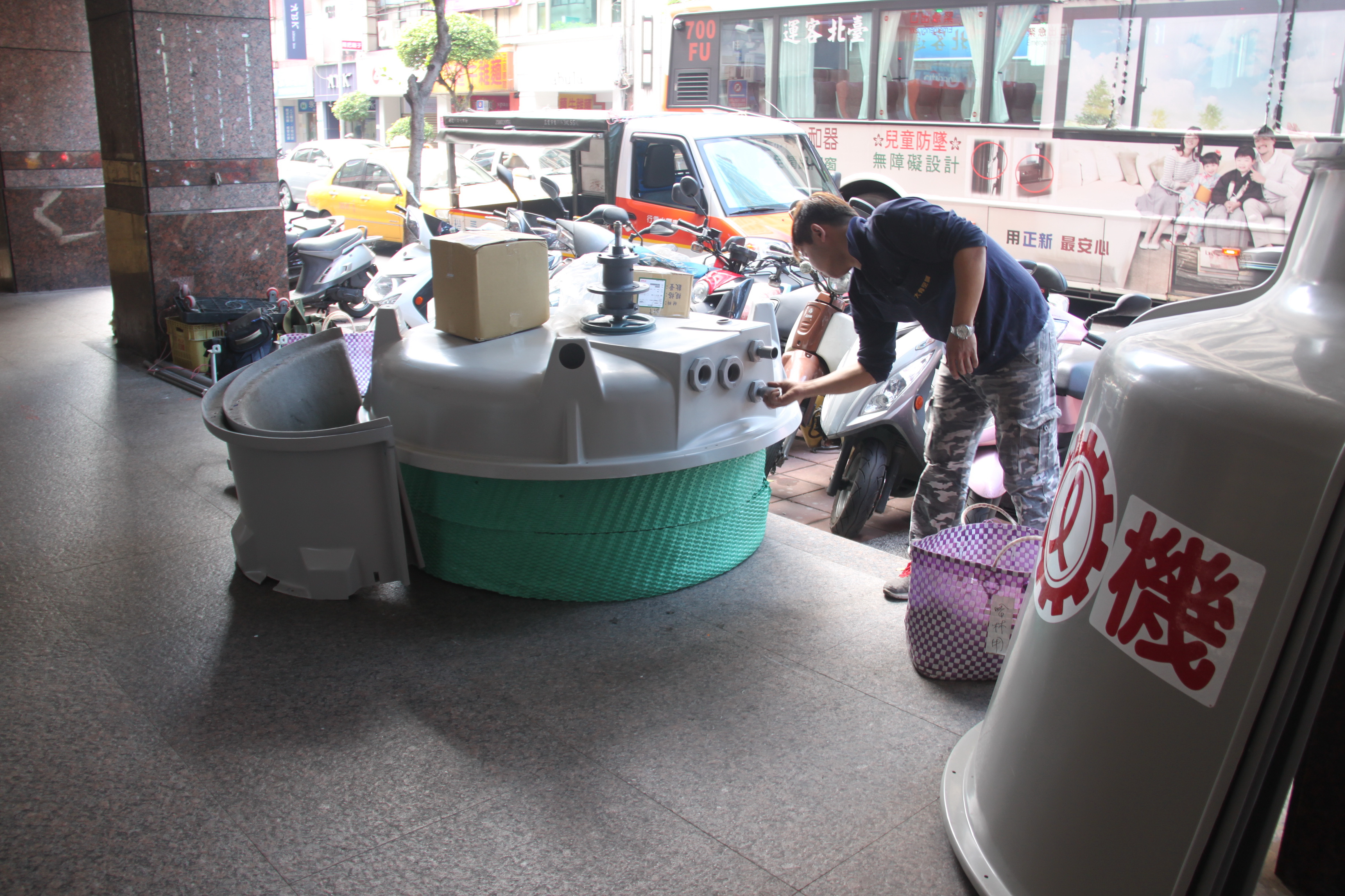 新北市三重大樓更換新水塔