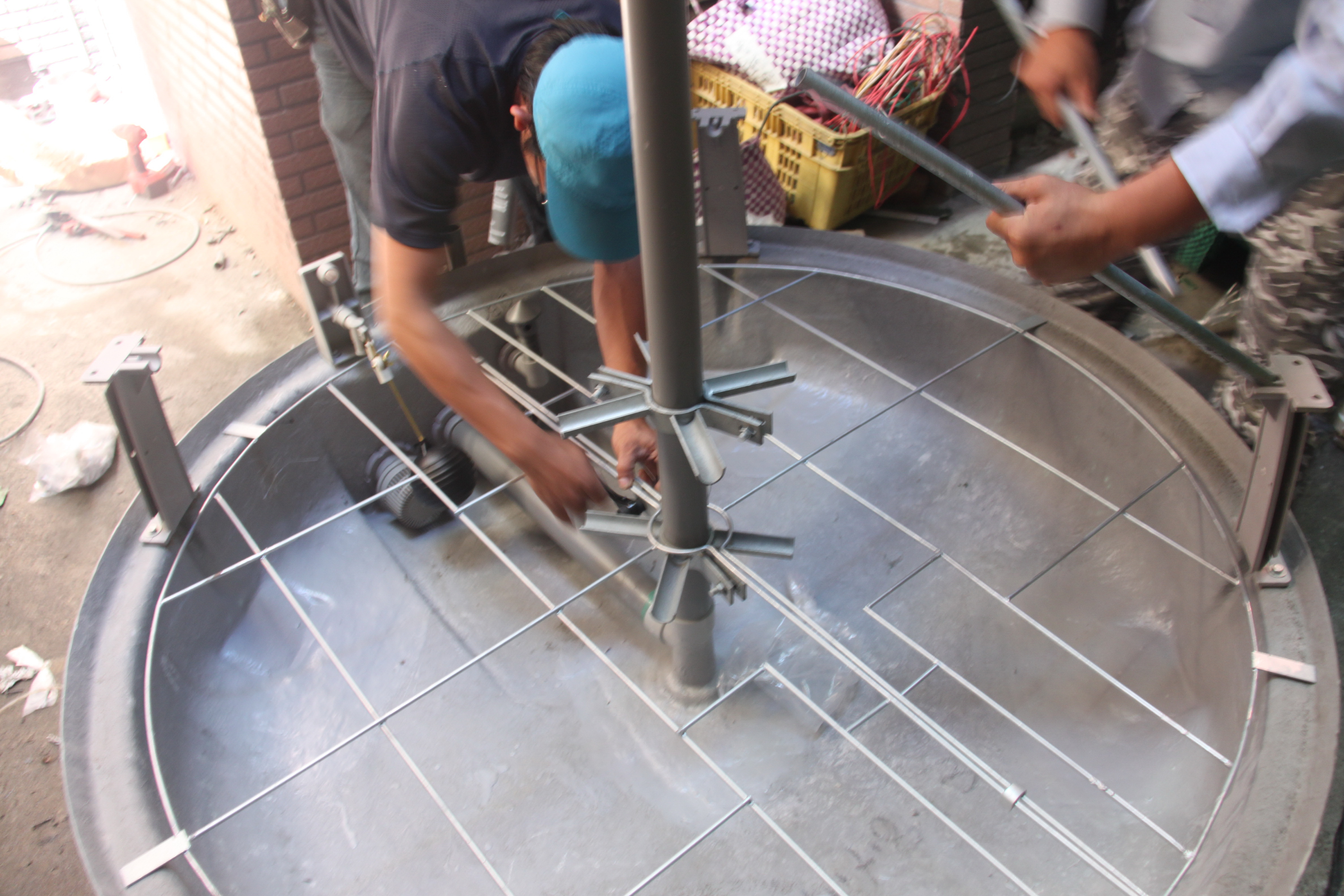 新北市三重大樓更換新水塔