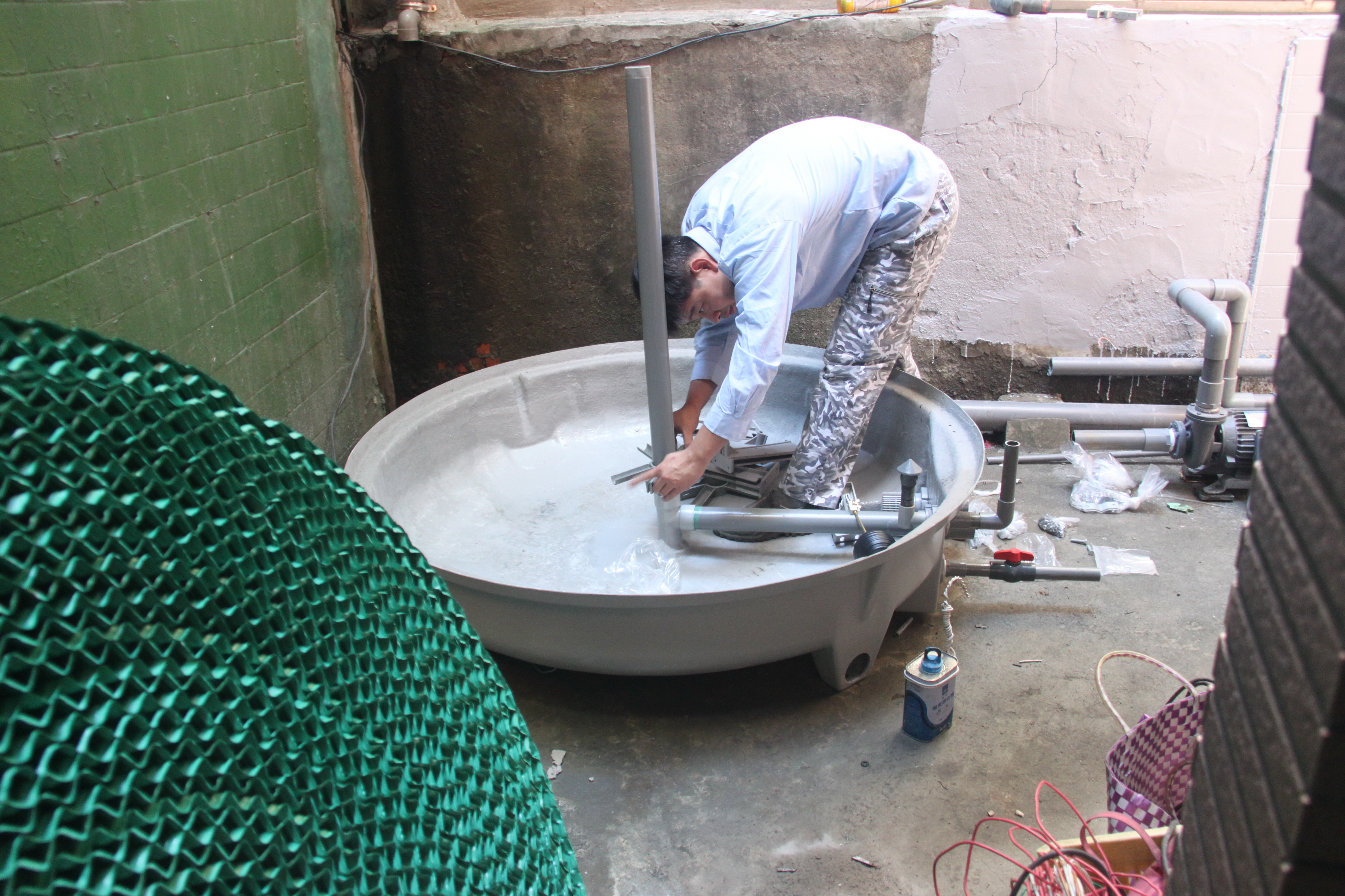 新北市三重大樓更換新水塔