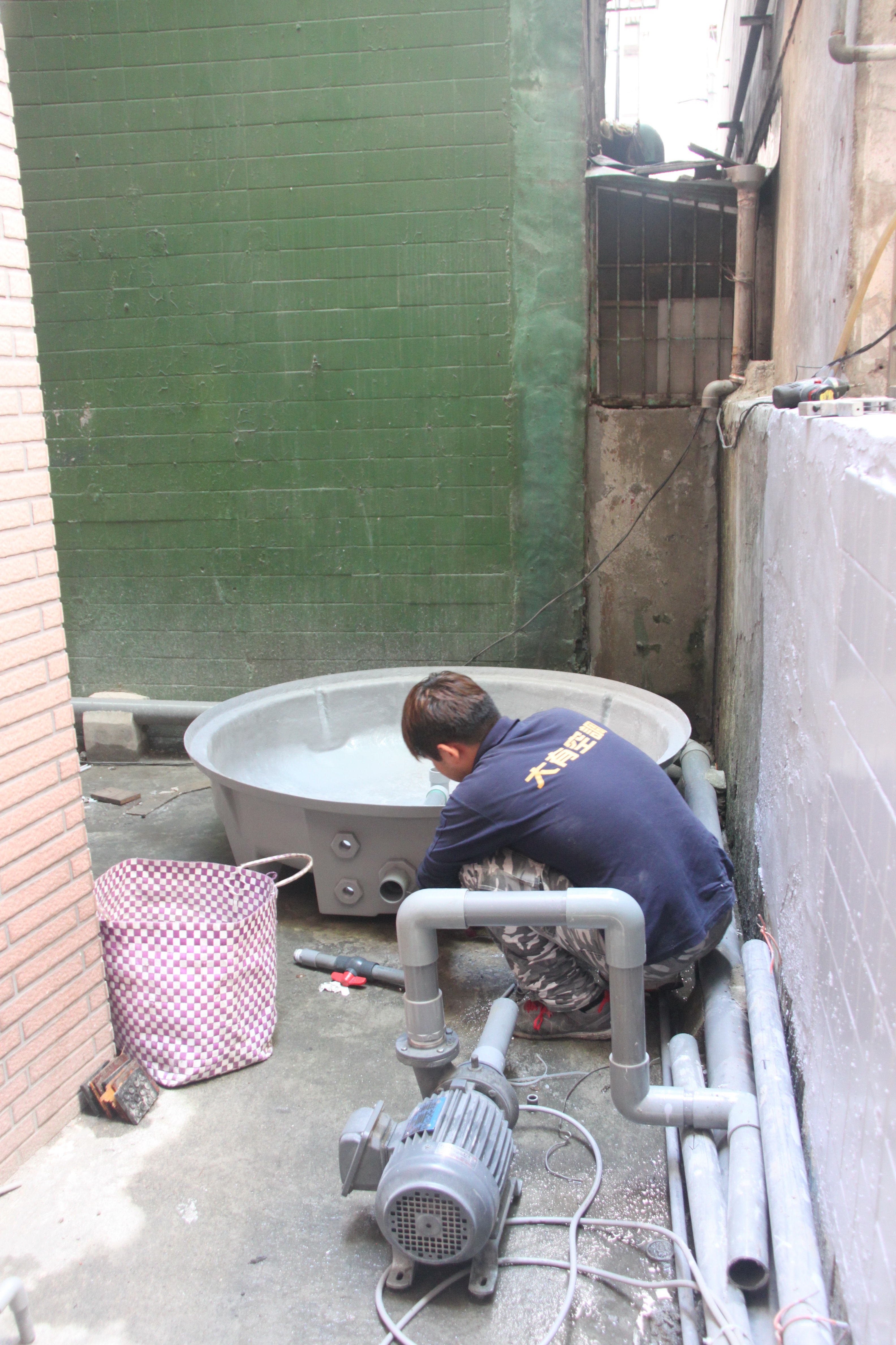 新北市三重大樓更換新水塔