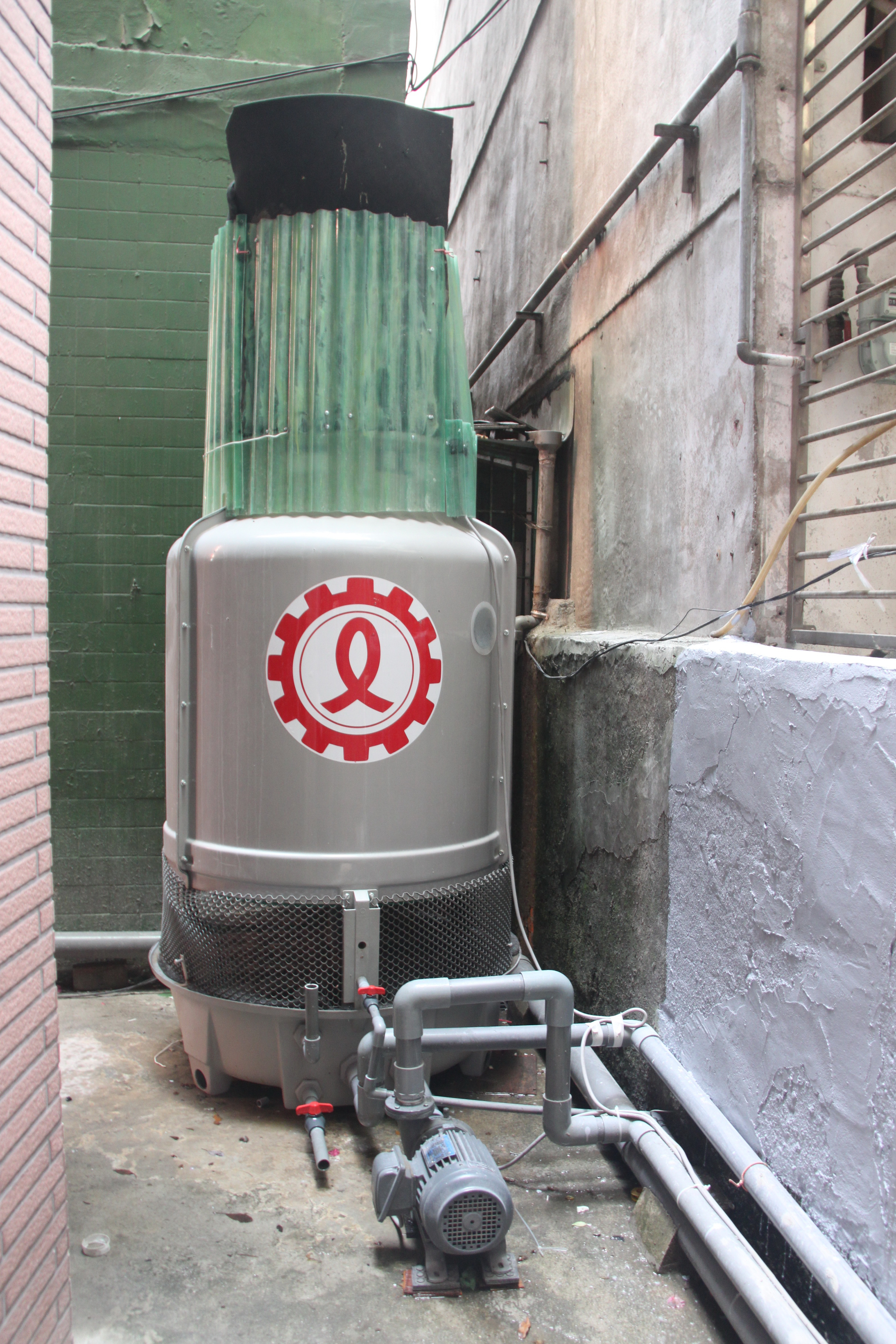 新北市三重大樓更換新水塔