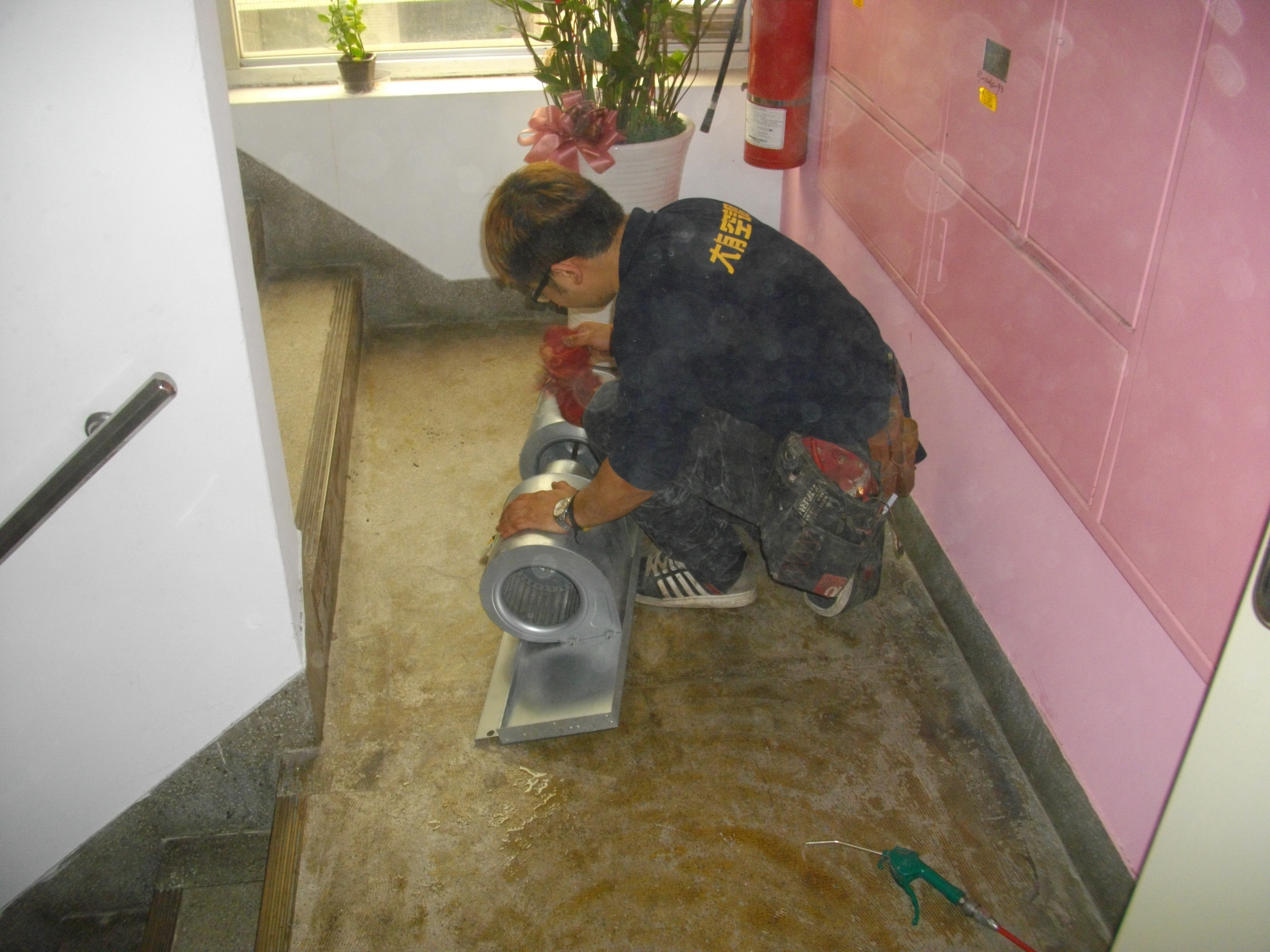 台北市敦化南路辦公室冷氣保養