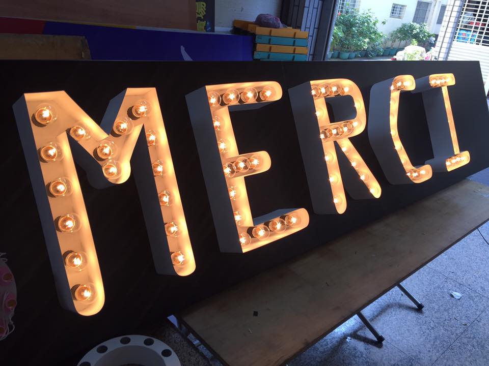 特色招牌-燈泡字