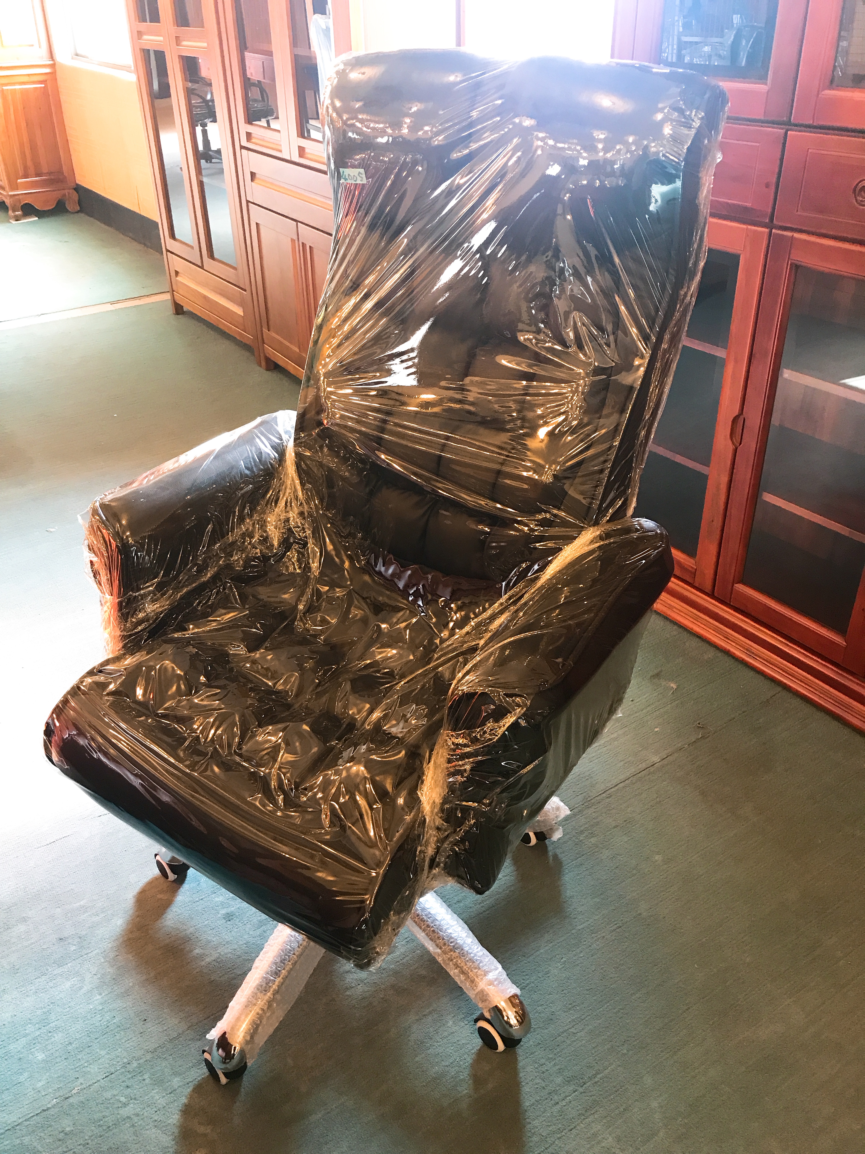 透氣乳膠皮老闆椅