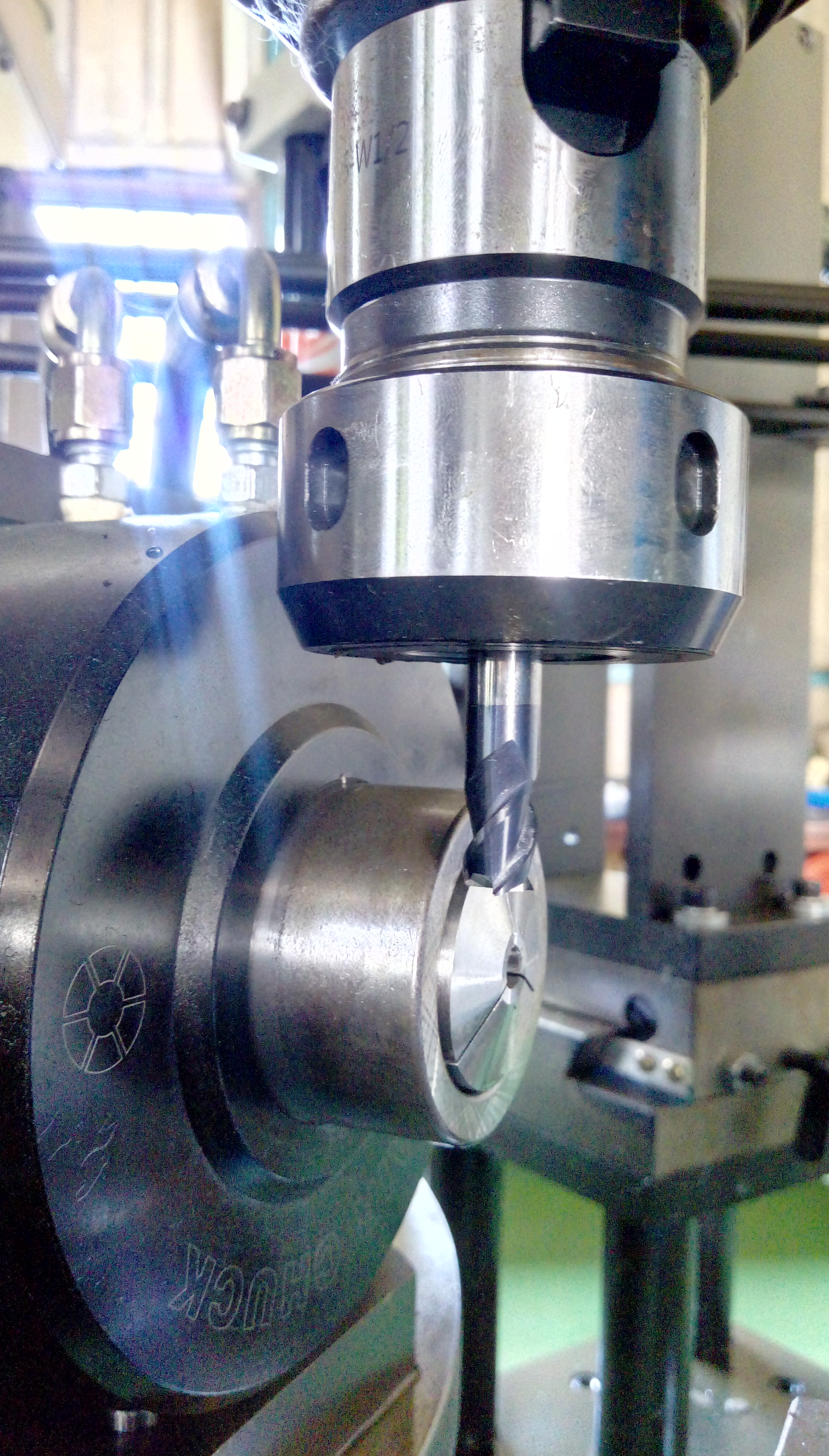 廠內設備-零件代工加工機