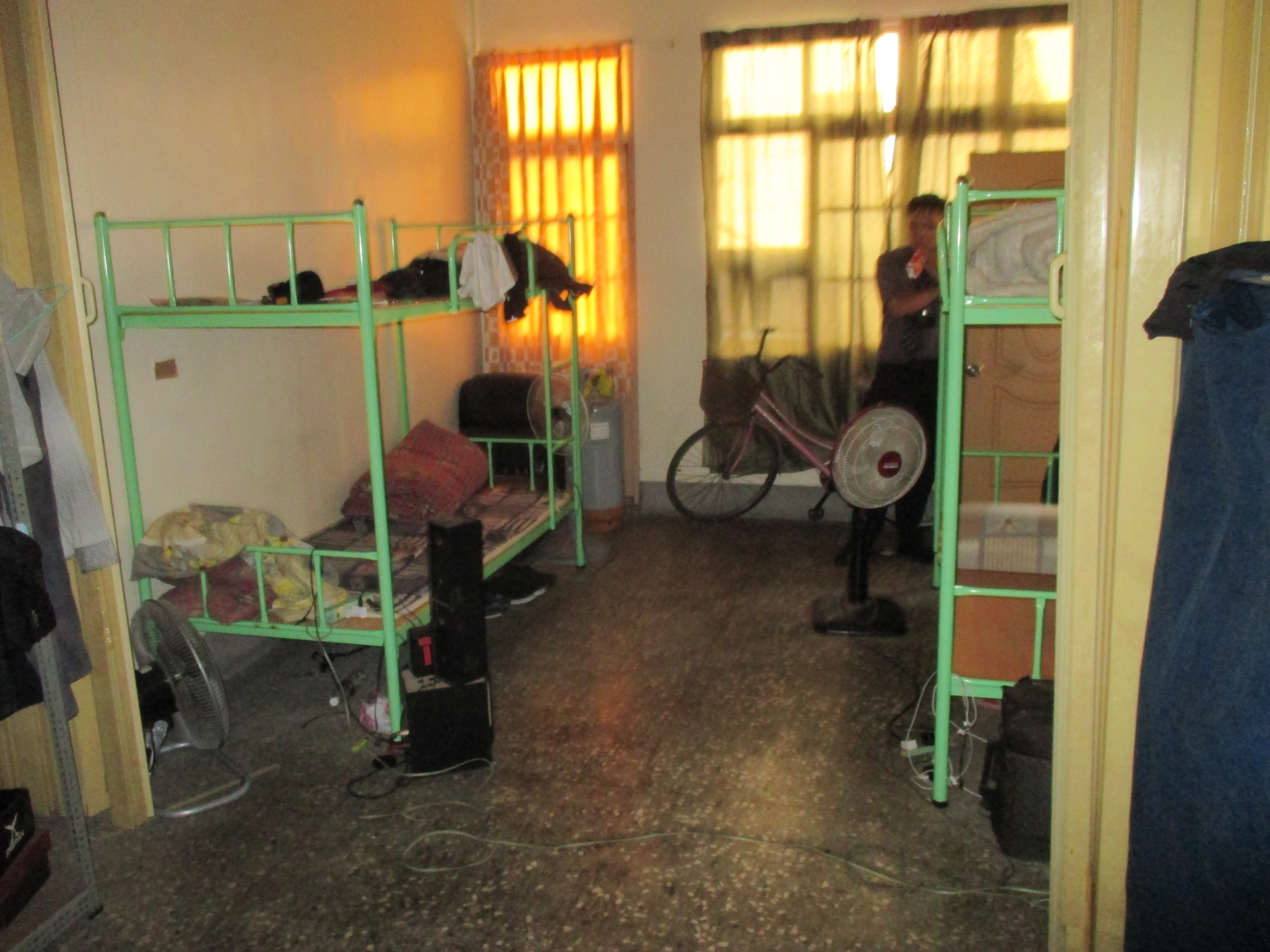 鹿港外勞村(一)