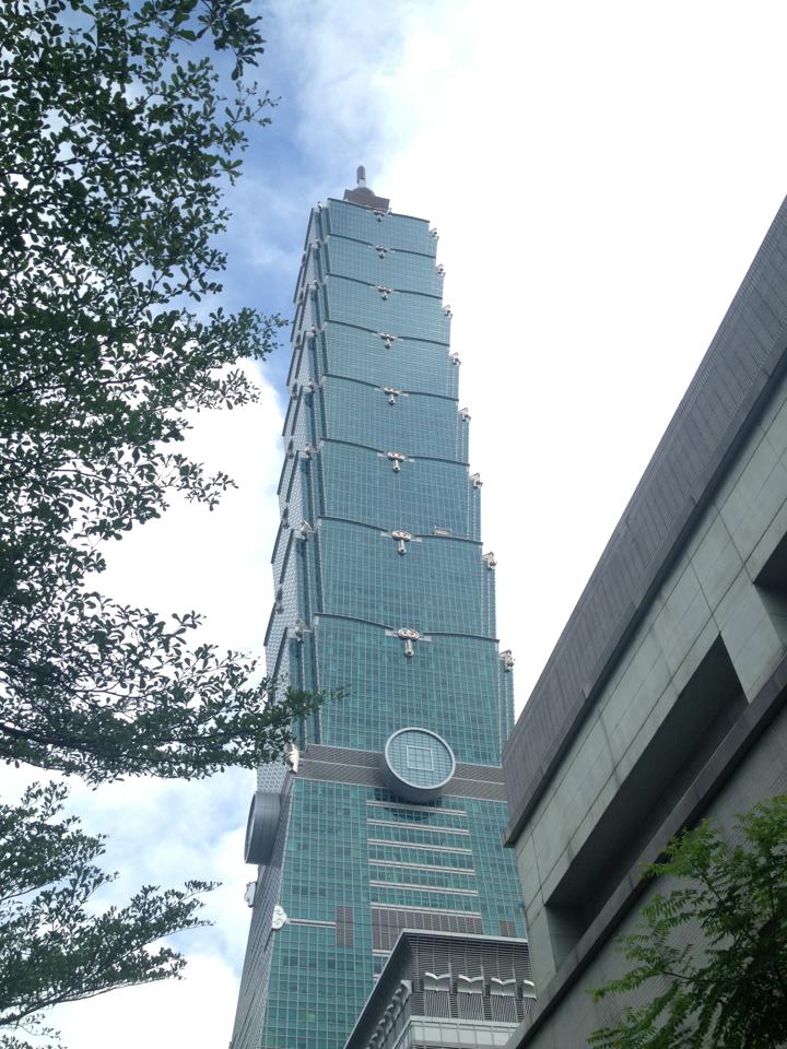 服務大樓外牆清洗