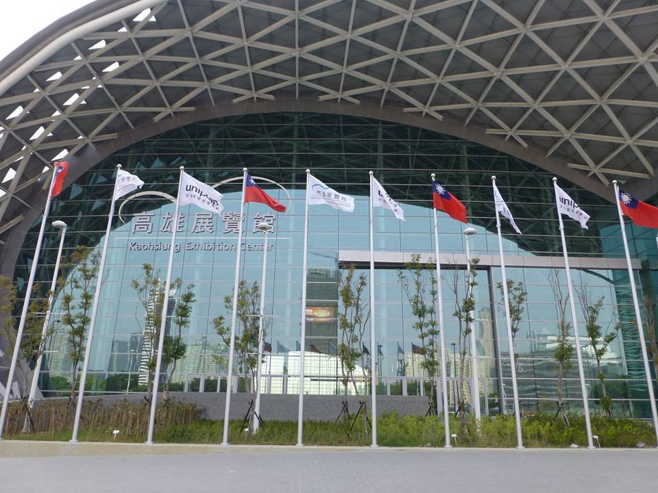 磁磚玻璃外牆清洗