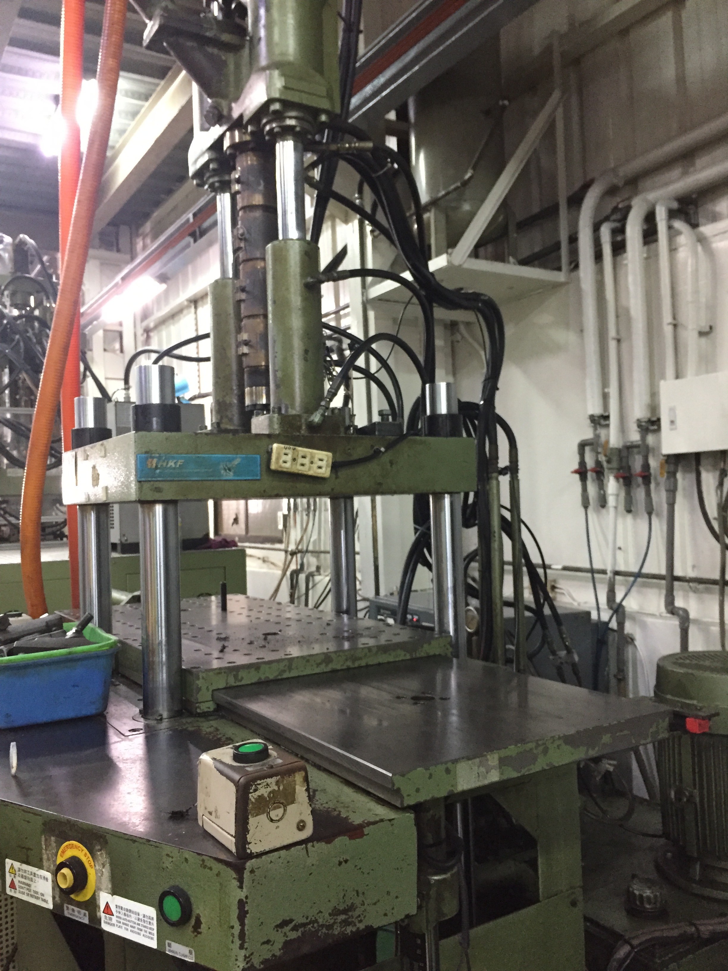 塑膠射出機械設備