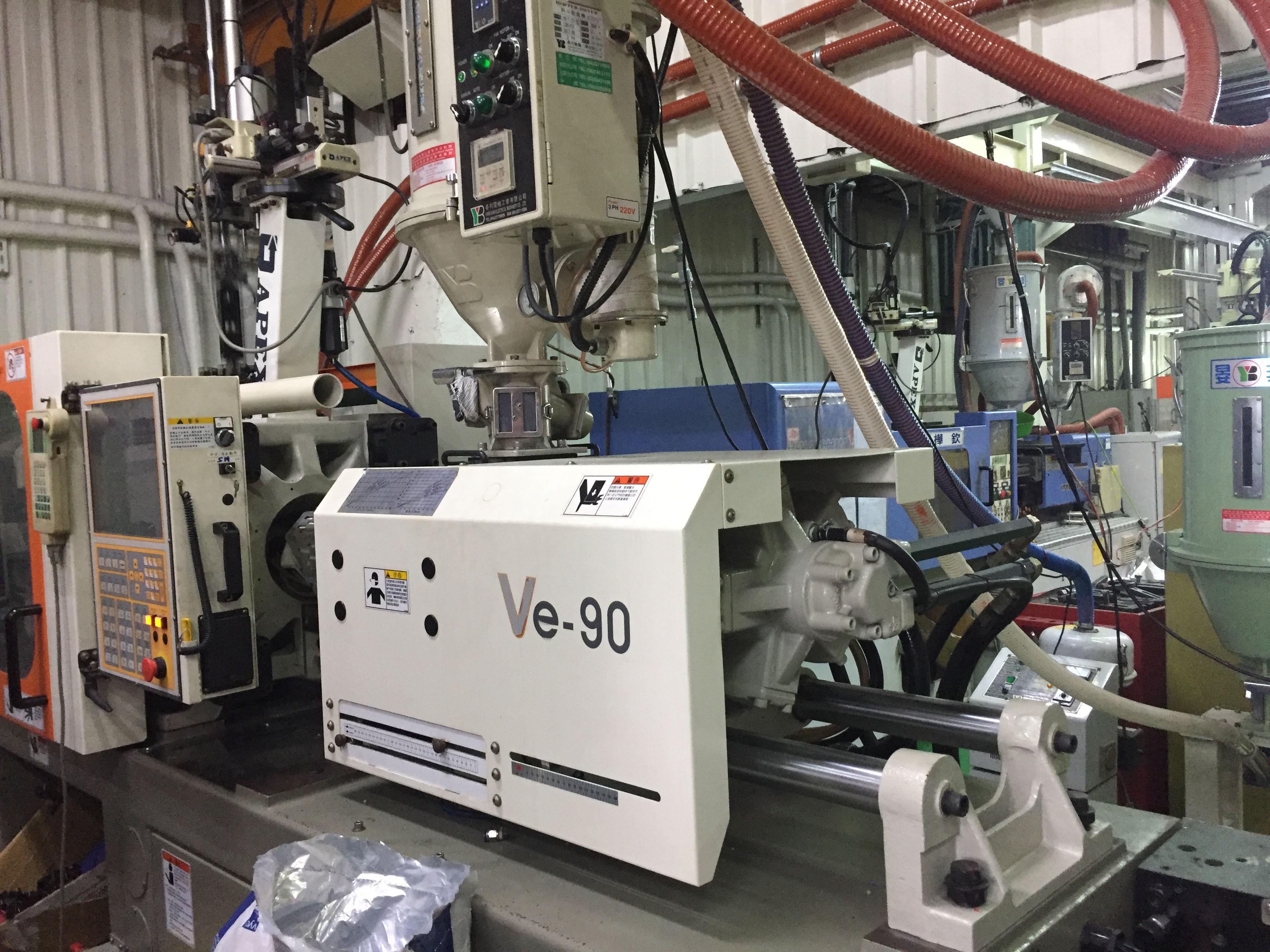 塑膠射出機械設備