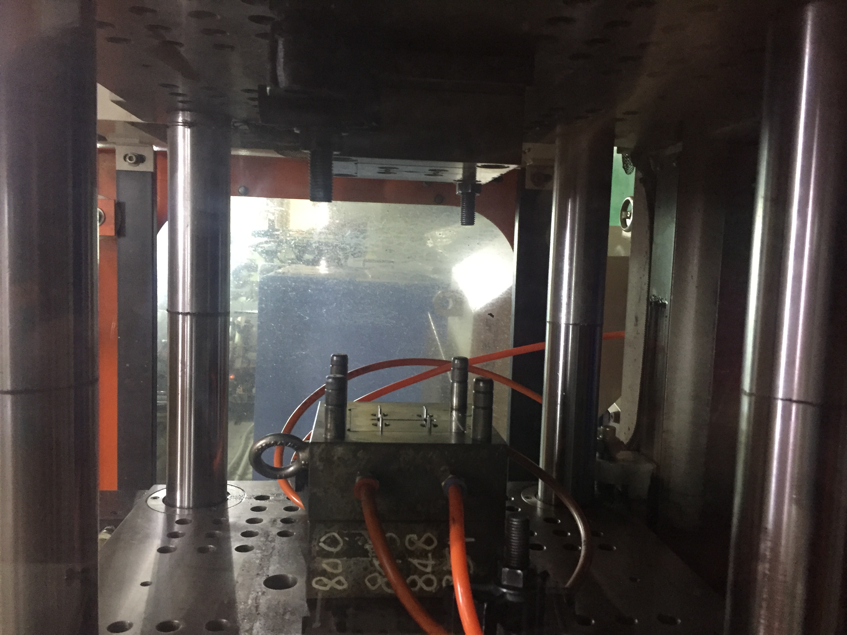 塑膠射出機械設備