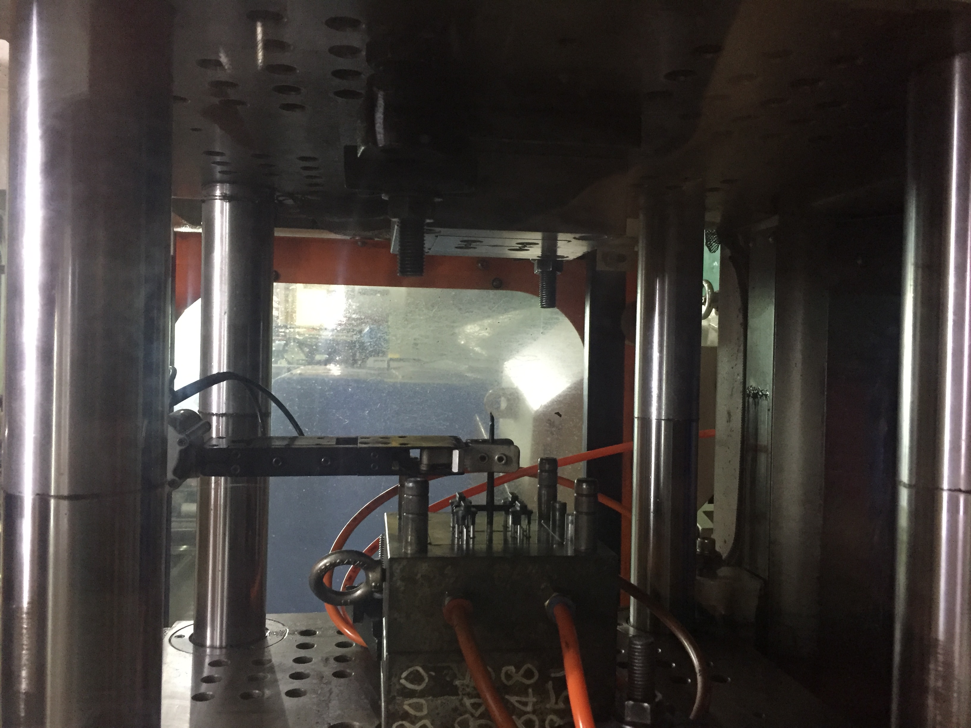 塑膠射出機械設備