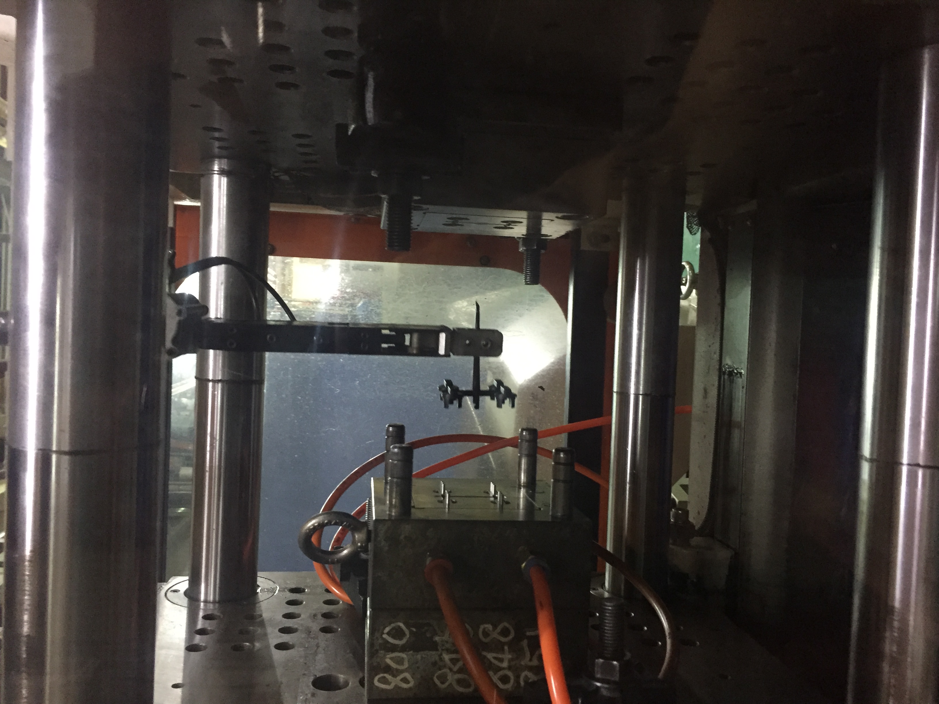 塑膠射出機械設備