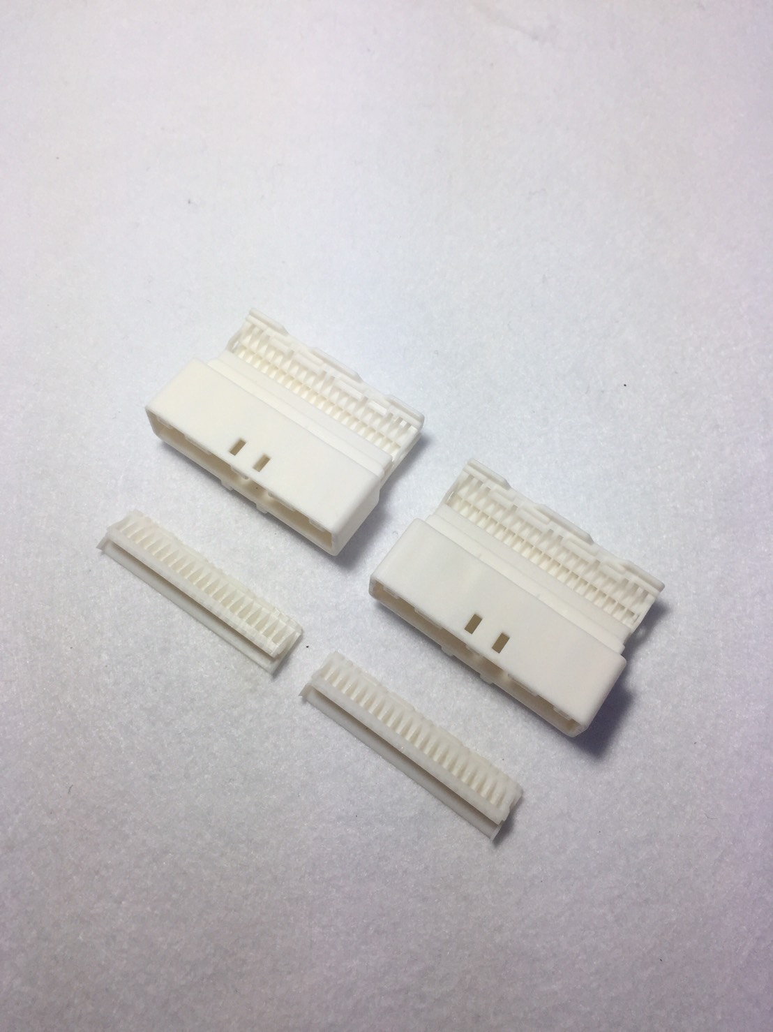 汽車連結器塑膠射出