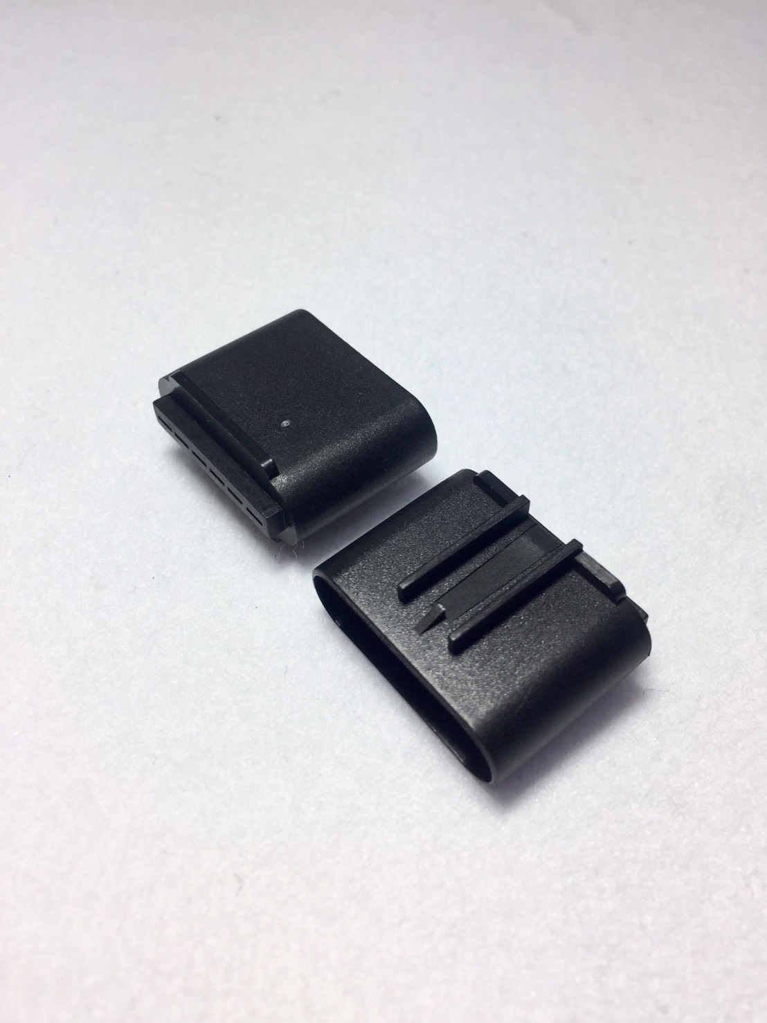 汽車連結器塑膠射出