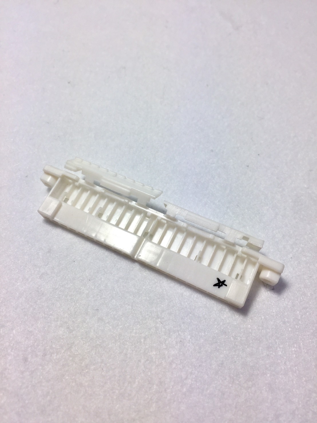 汽車連結器塑膠射出