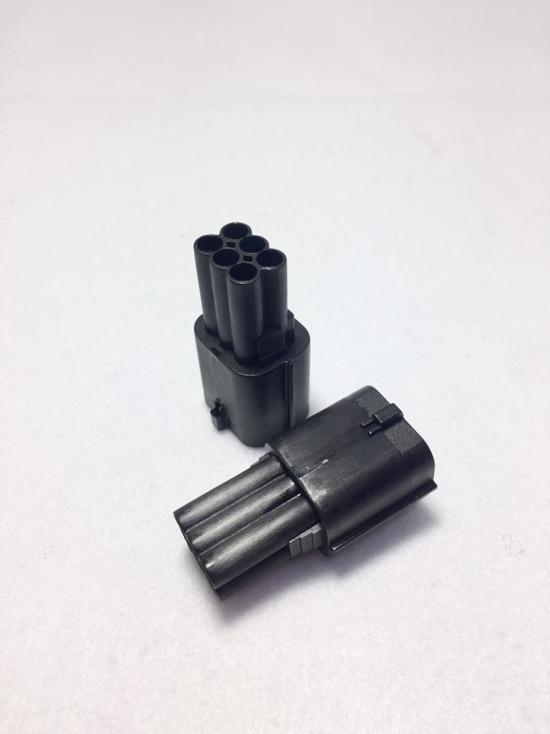 汽車連結器塑膠射出