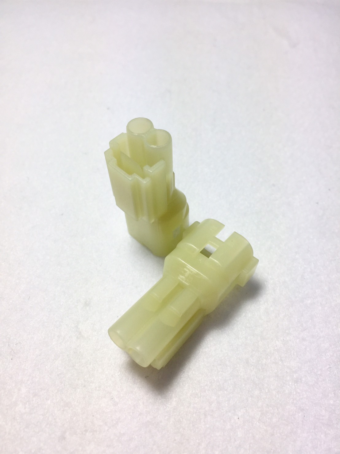 汽車連結器塑膠射出