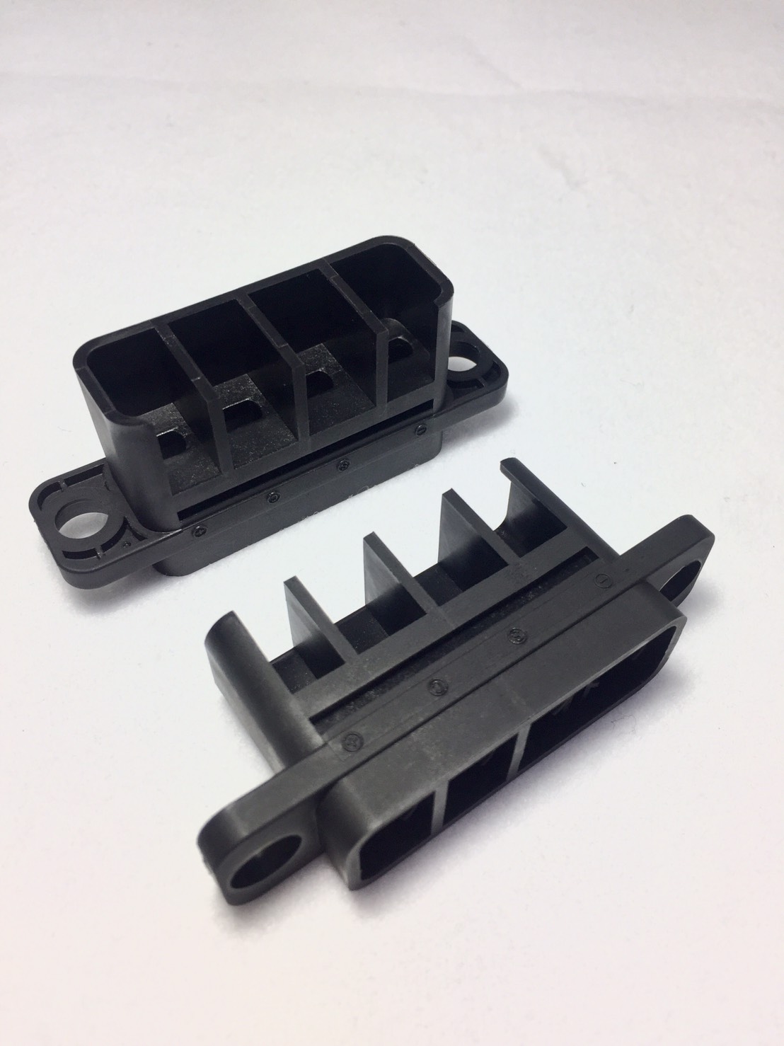 汽車連結器塑膠射出