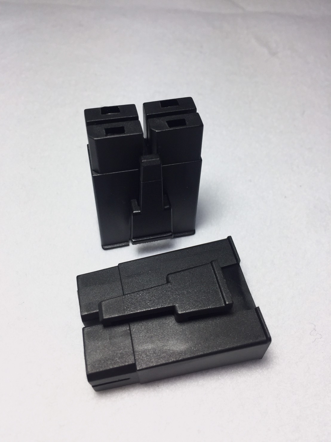 汽車連結器塑膠射出