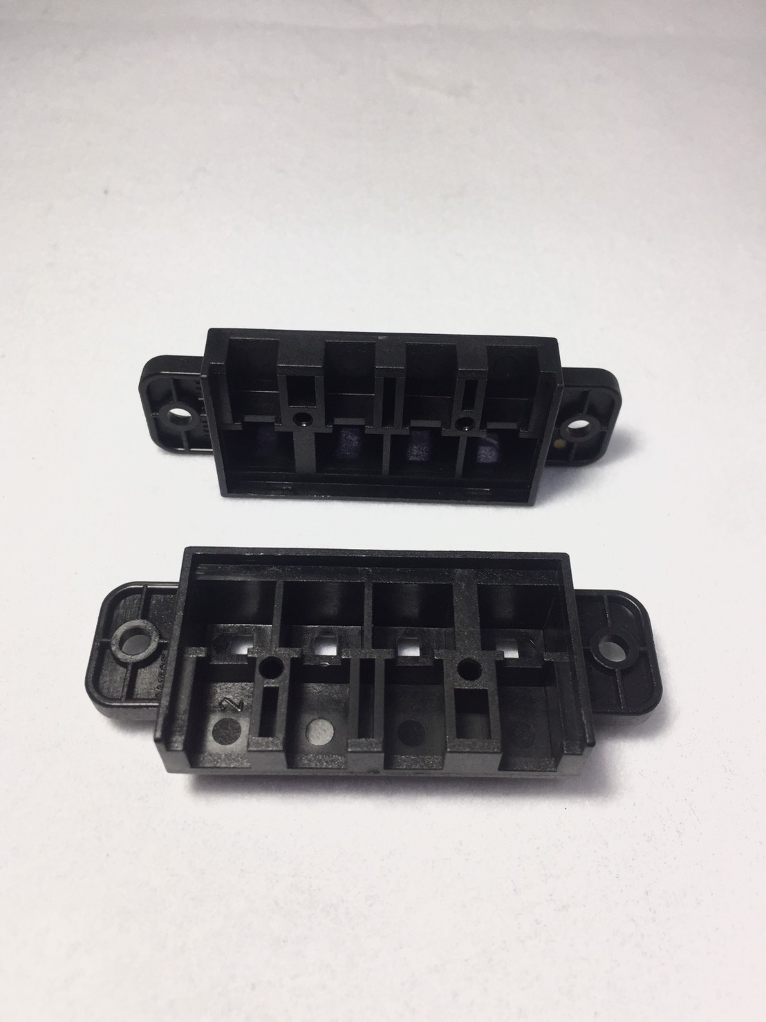 汽車連結器塑膠射出