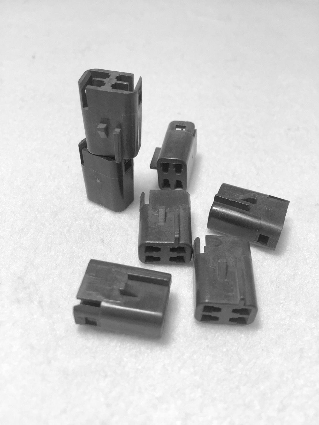 汽車連結器塑膠射出