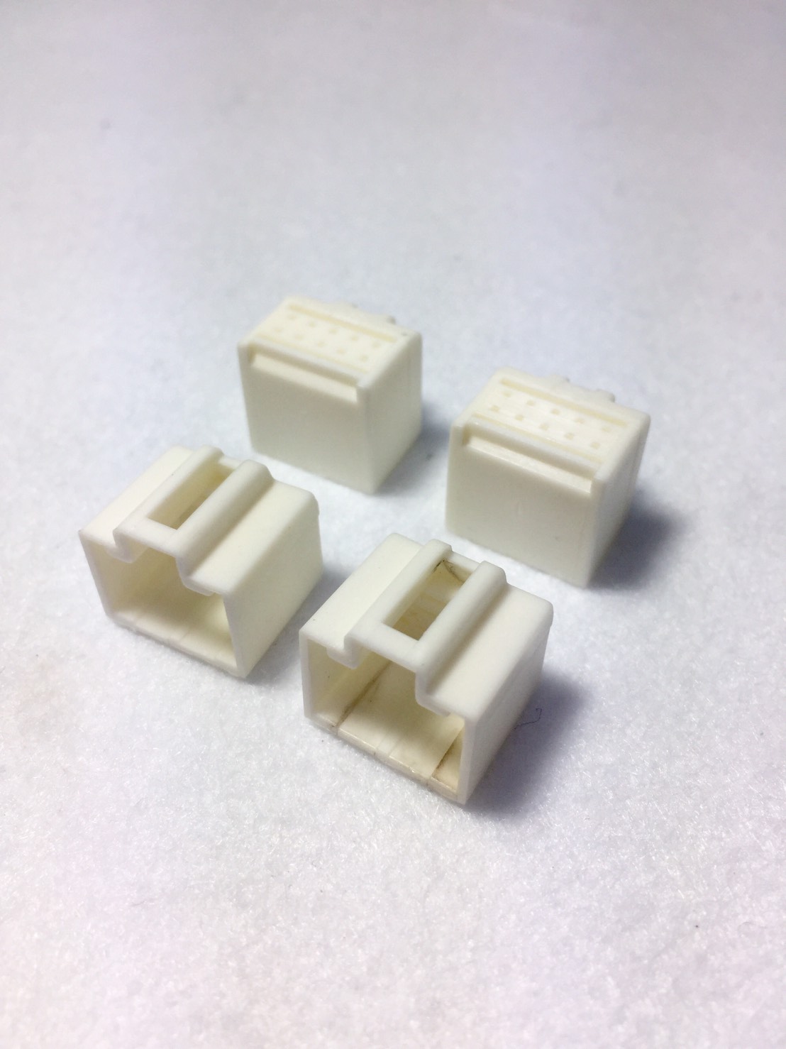 汽車連結器塑膠射出