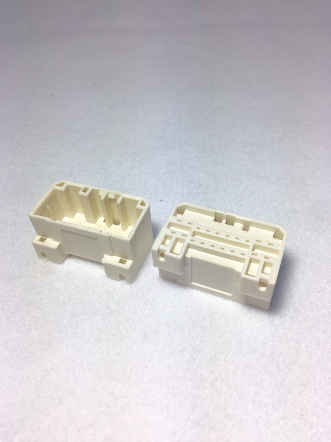 汽車連結器塑膠射出