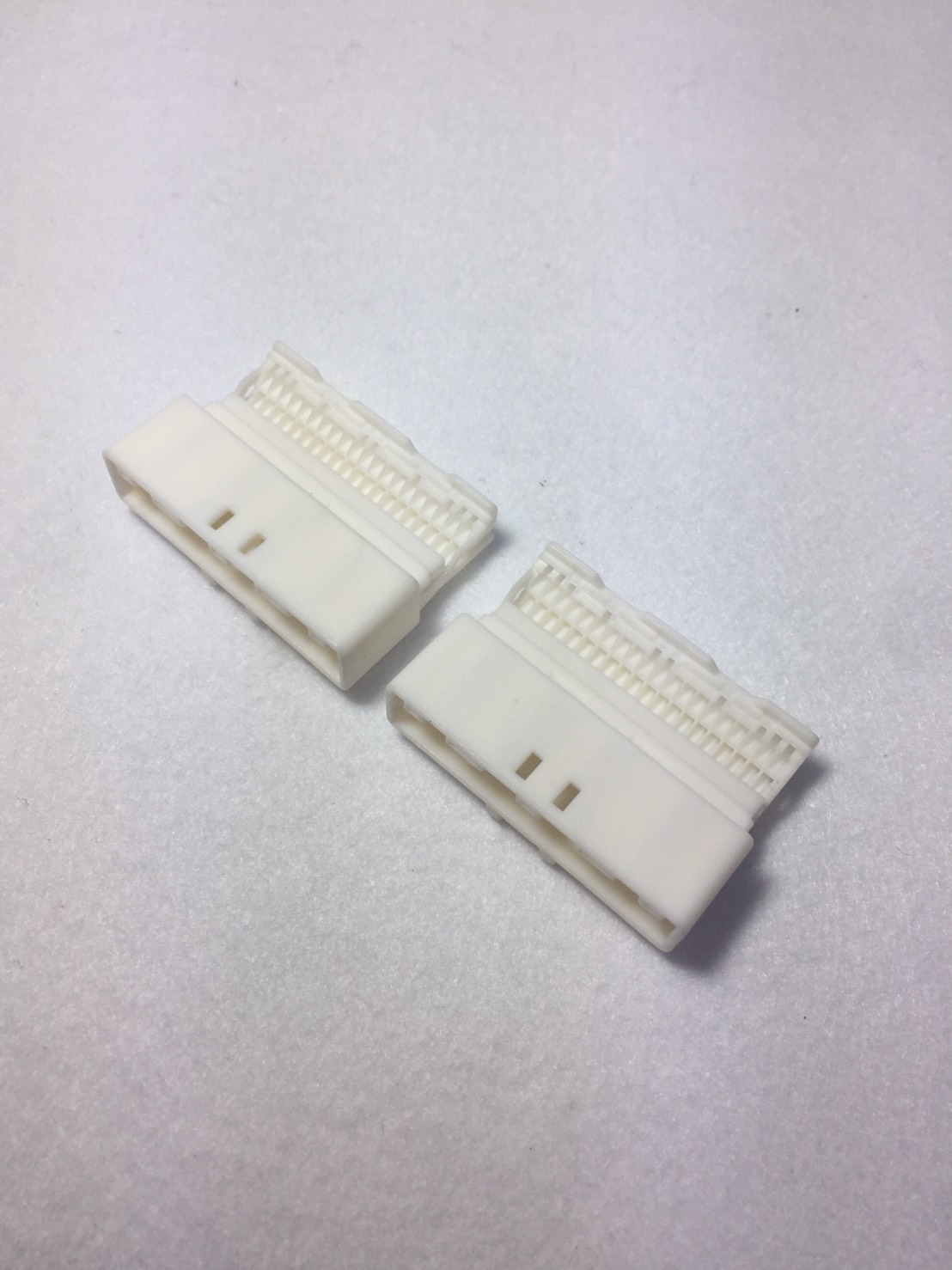 汽車連結器塑膠射出