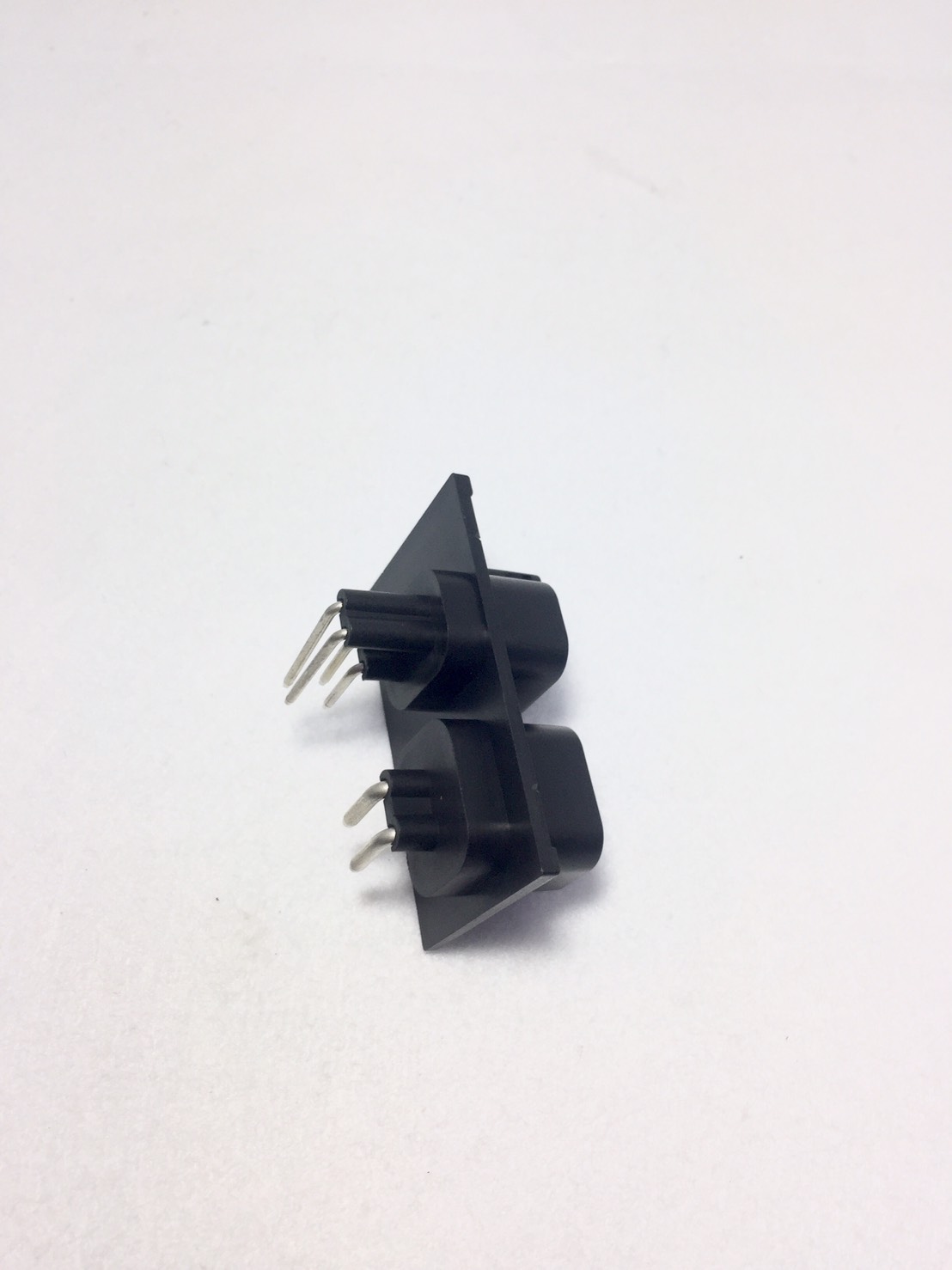 汽車連結器埋入射出