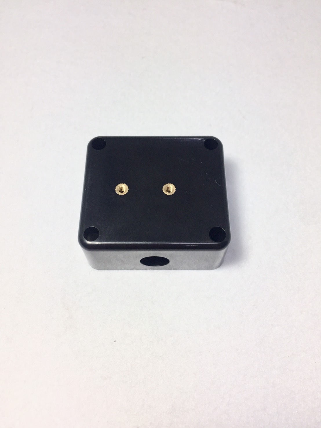 汽車連結器埋入射出