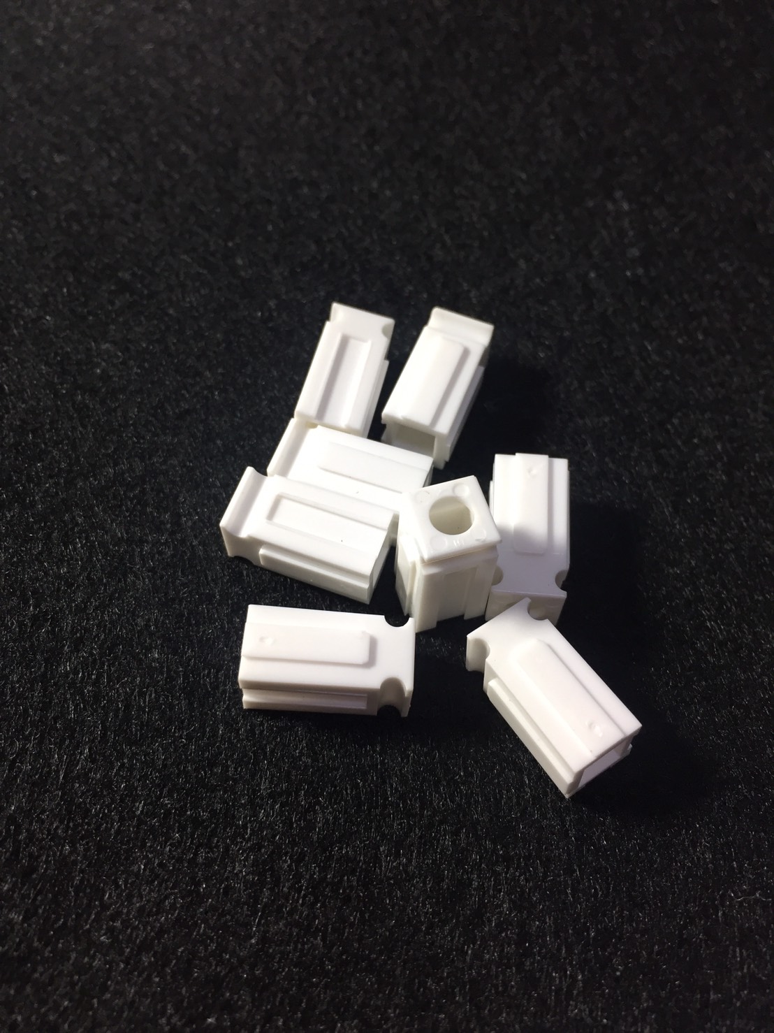 電動汽機車塑膠射出