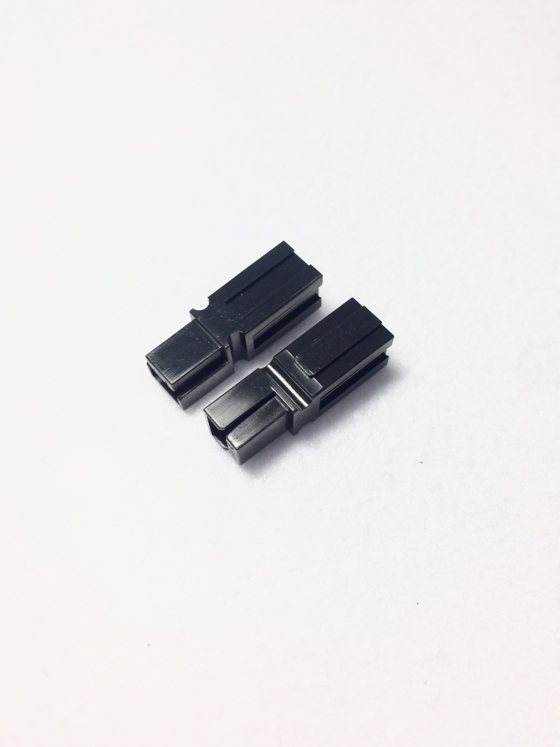 電動汽機車塑膠射出