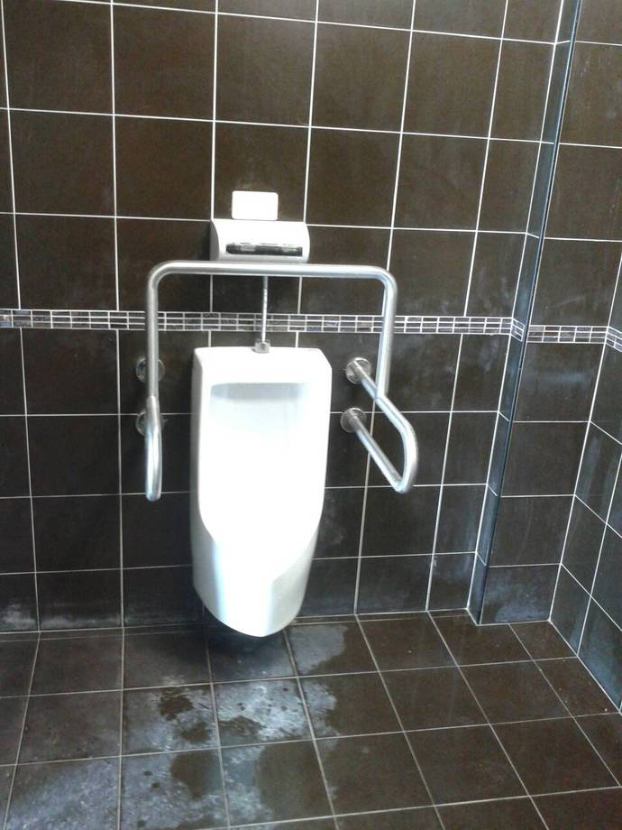 長者安全扶手坐式小便斗