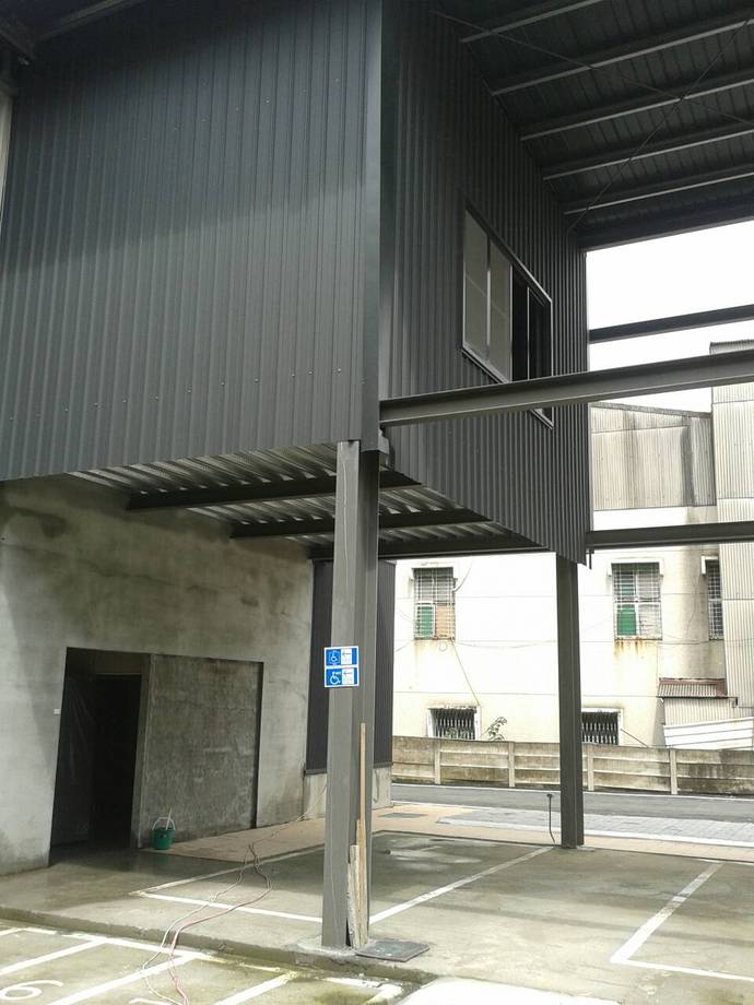 鐵皮屋平台增建內骨架