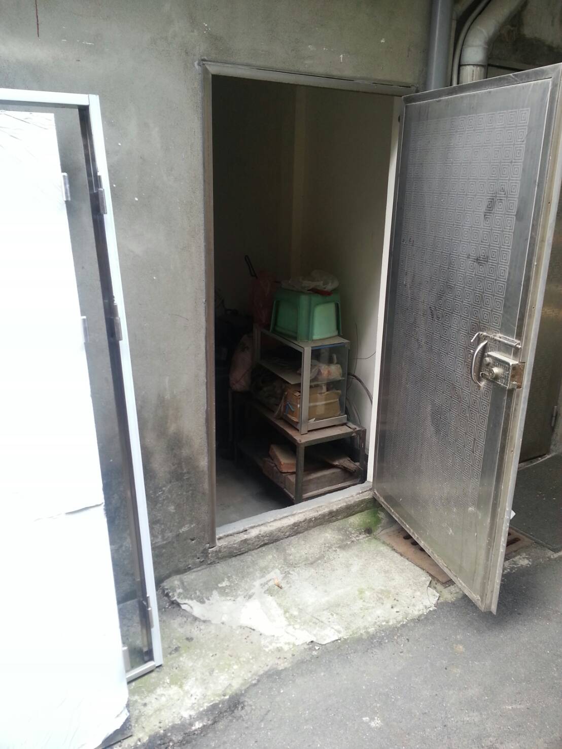 不鏽鋼安全門，換新