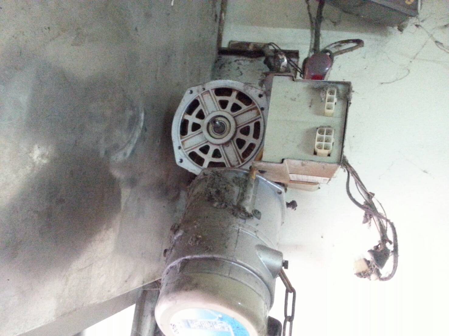 電動捲門，馬達煞車盤換新