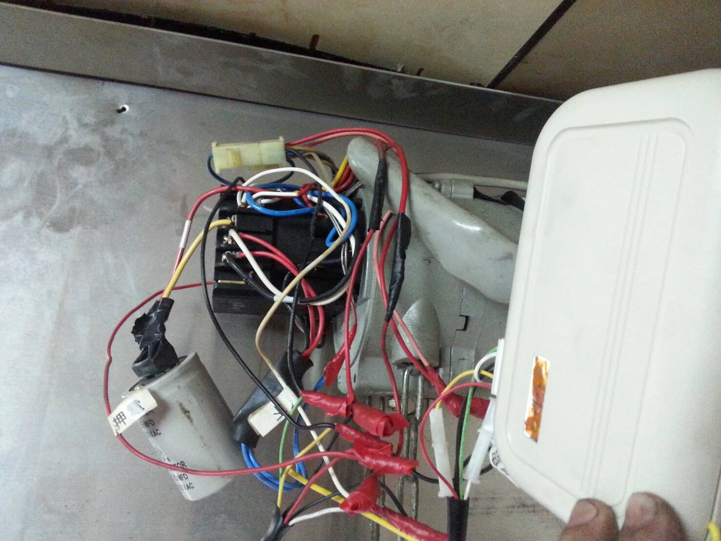 電動捲門，馬達遙控器換新，電磁器修理