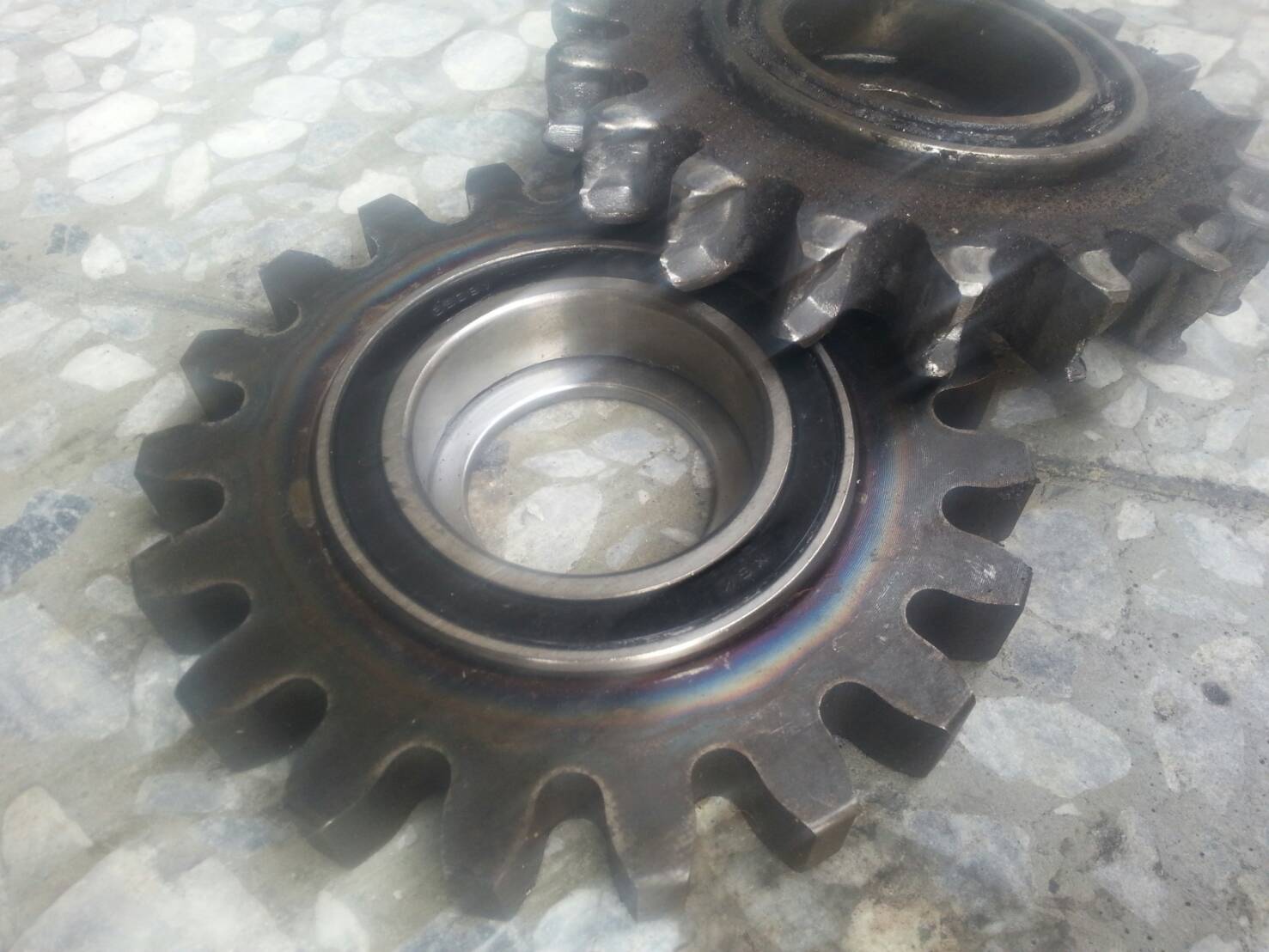 電動捲門，馬達齒輪蹦齒，