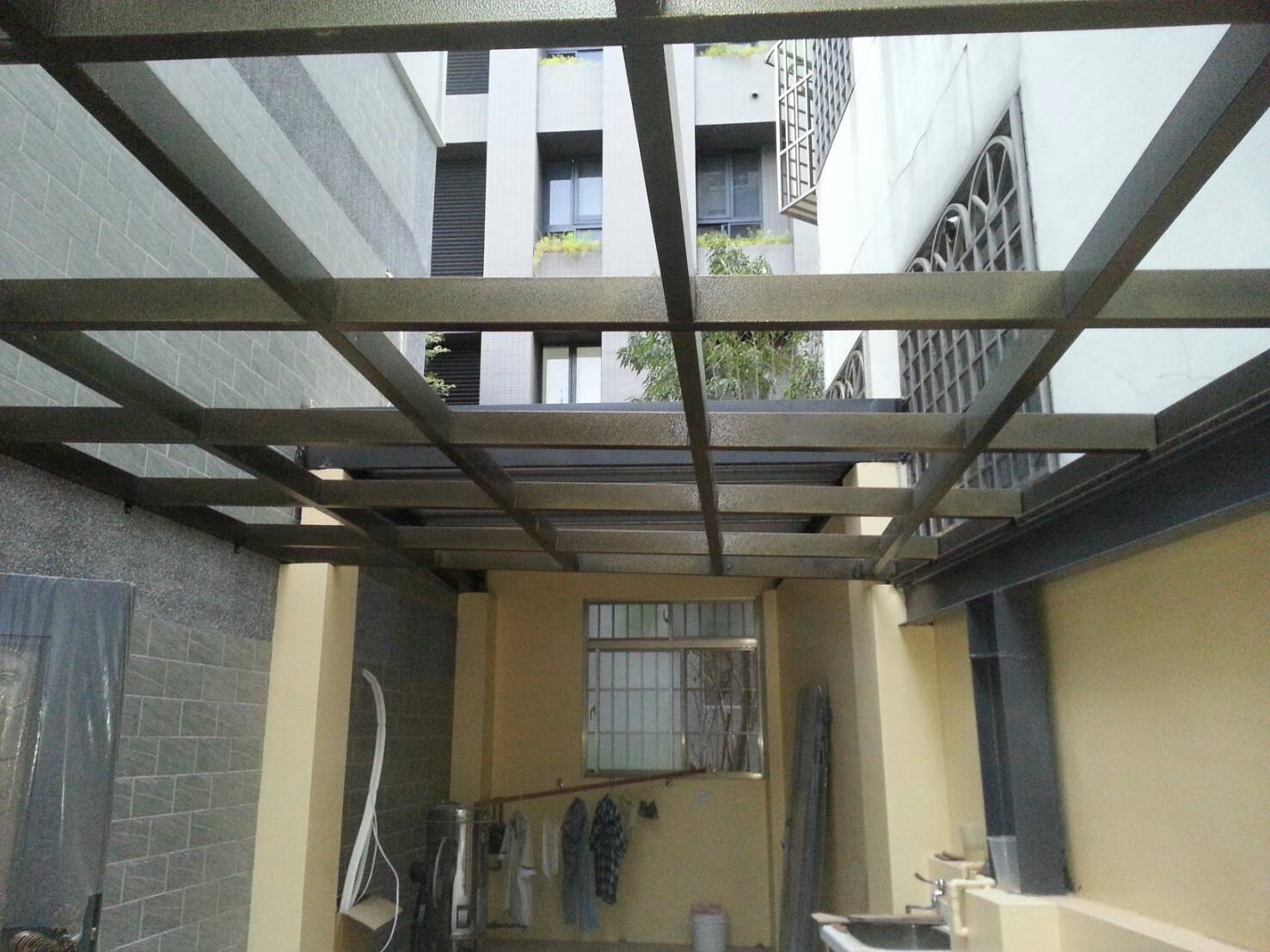 不鏽鋼烤漆採光罩安裝3