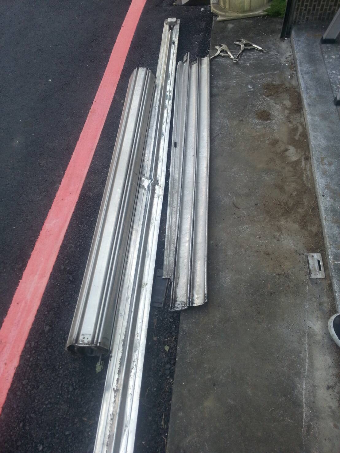 手拉捲門，撞彎，修理2